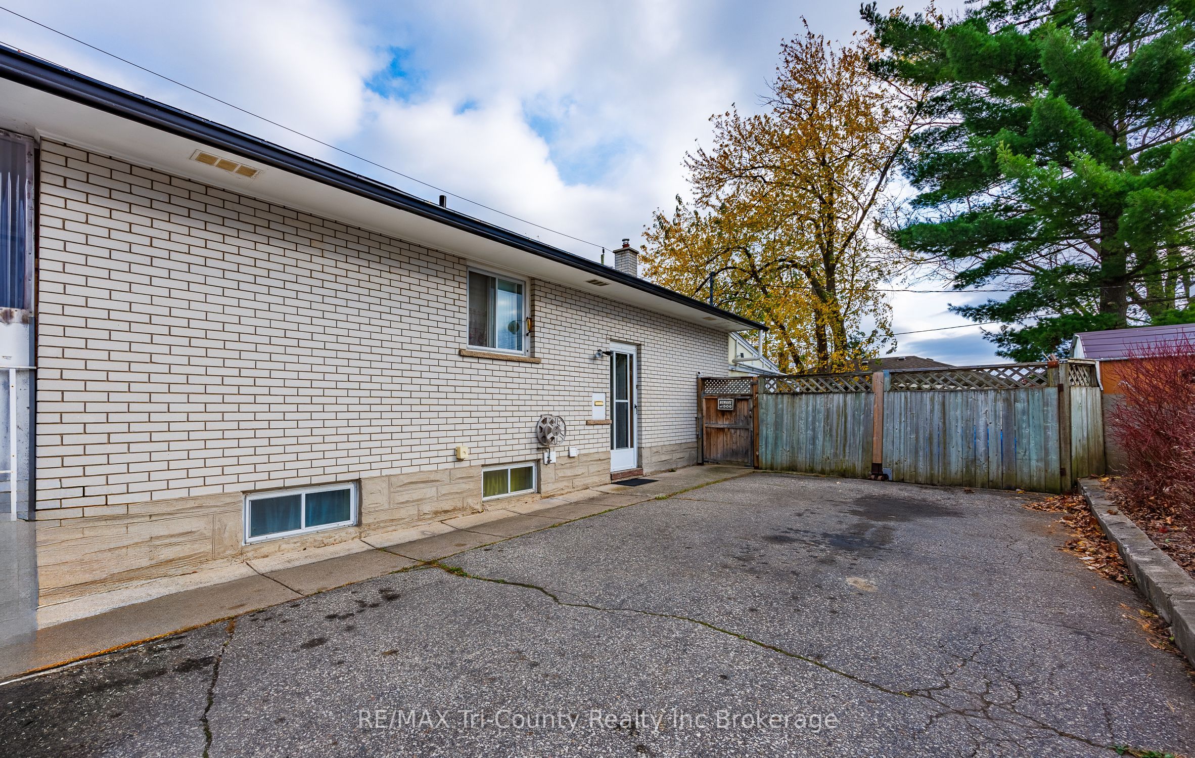 1393 Thorman Drive Property Photo 4