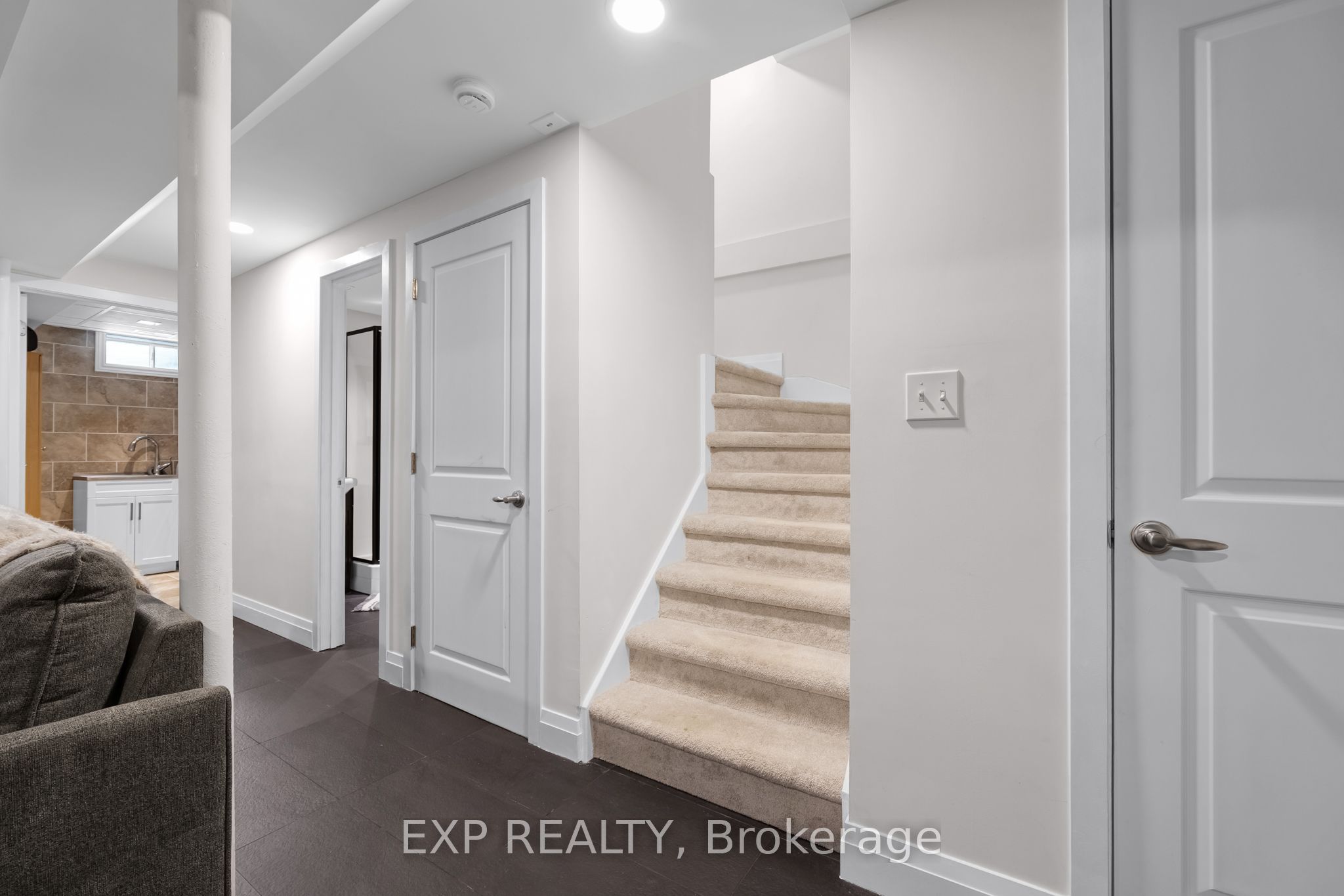 14 Russell Hill Road Property Photo 31