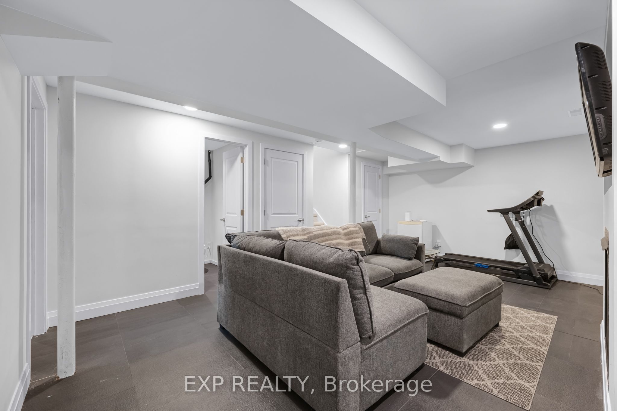 14 Russell Hill Road Property Photo 33