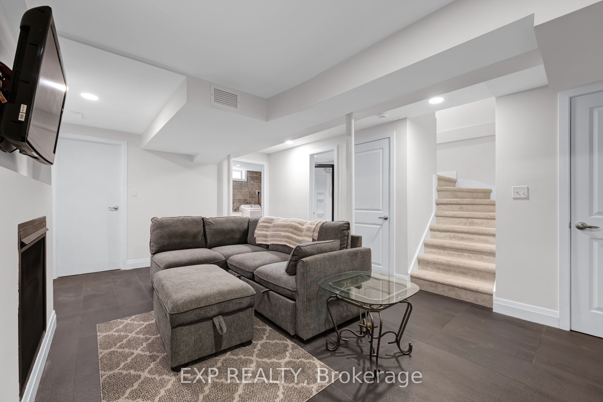 14 Russell Hill Road Property Photo 33