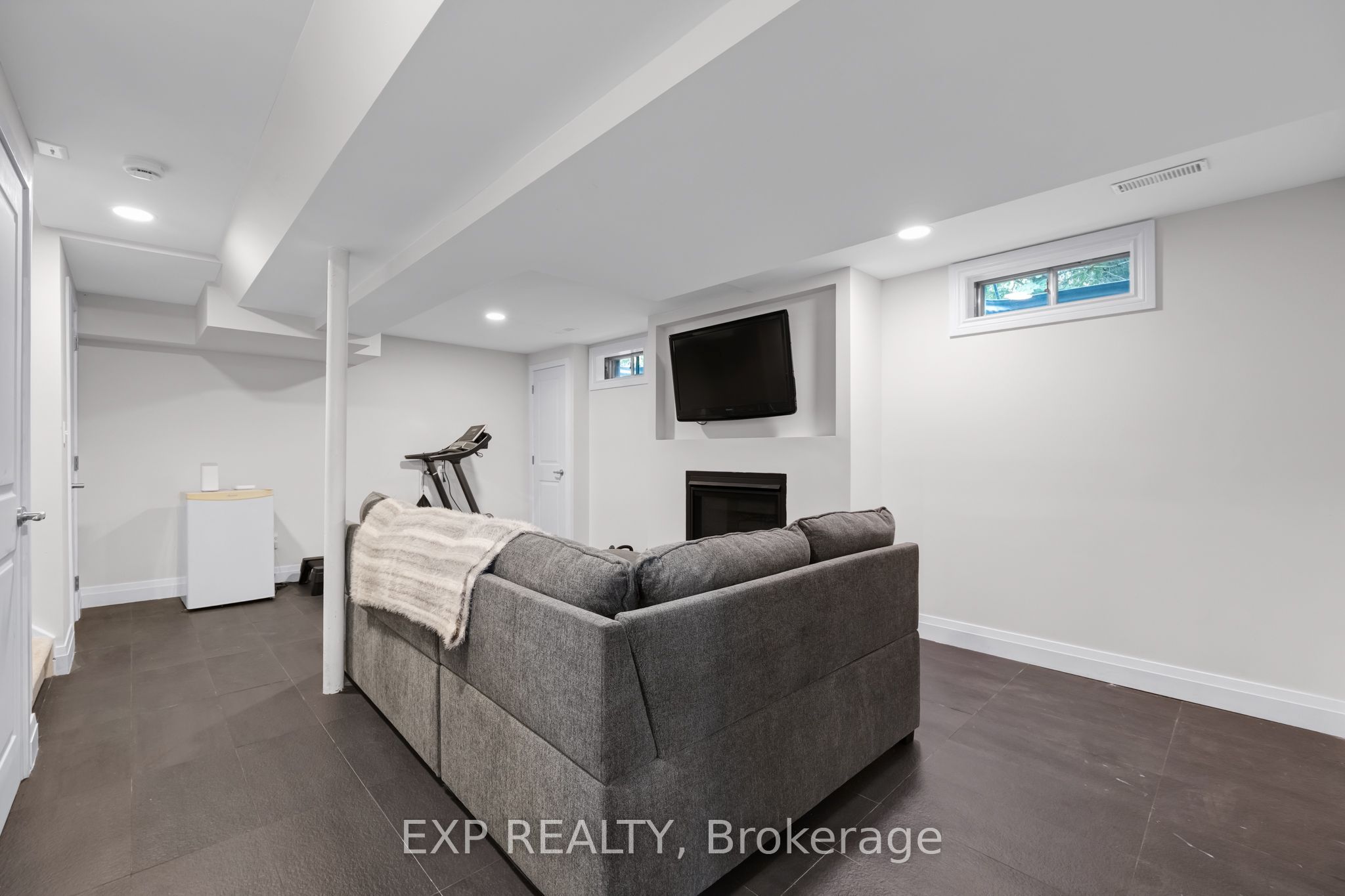 14 Russell Hill Road Property Photo 34