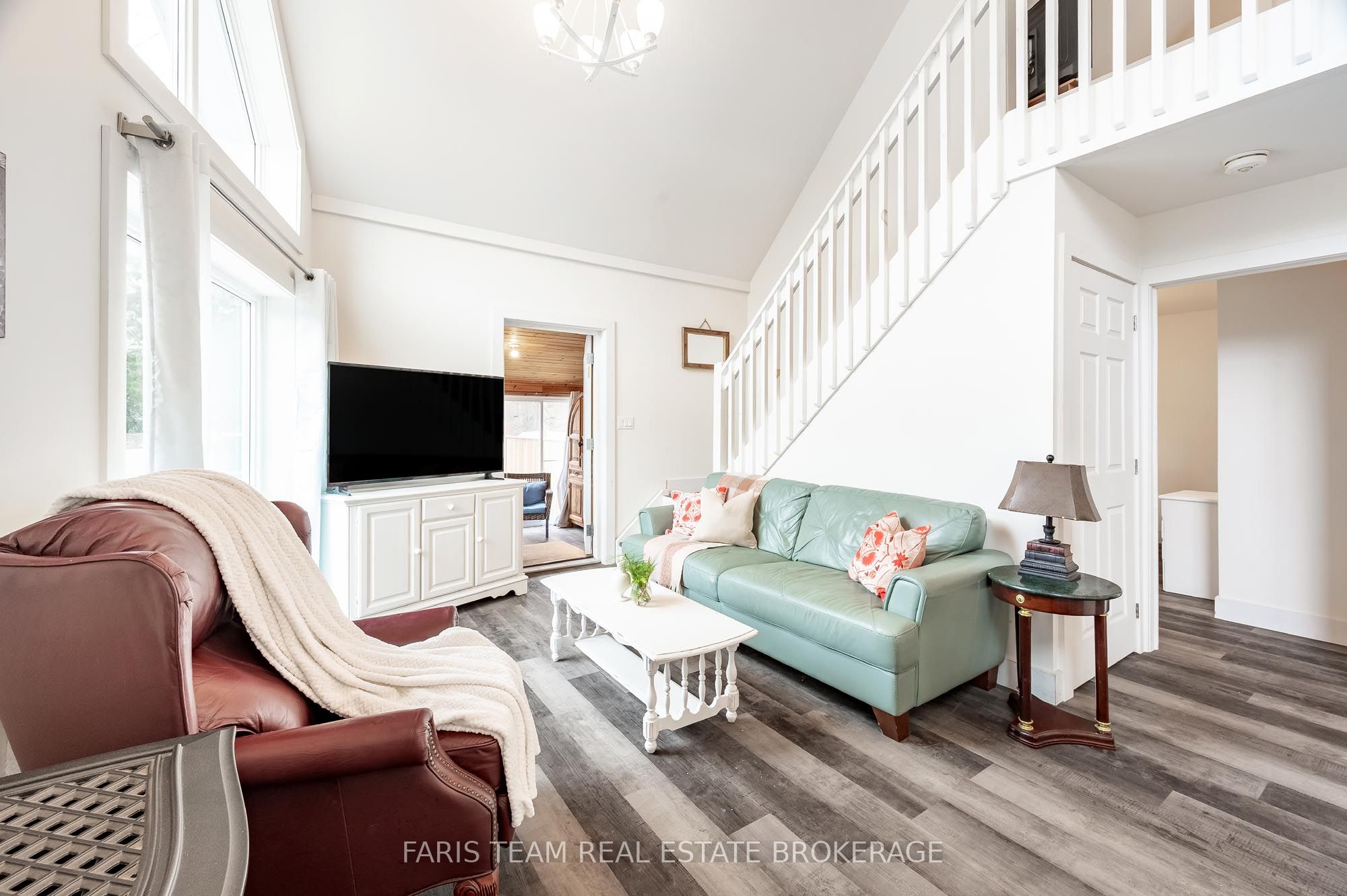 1036 Beverley Lane Property Photo 15