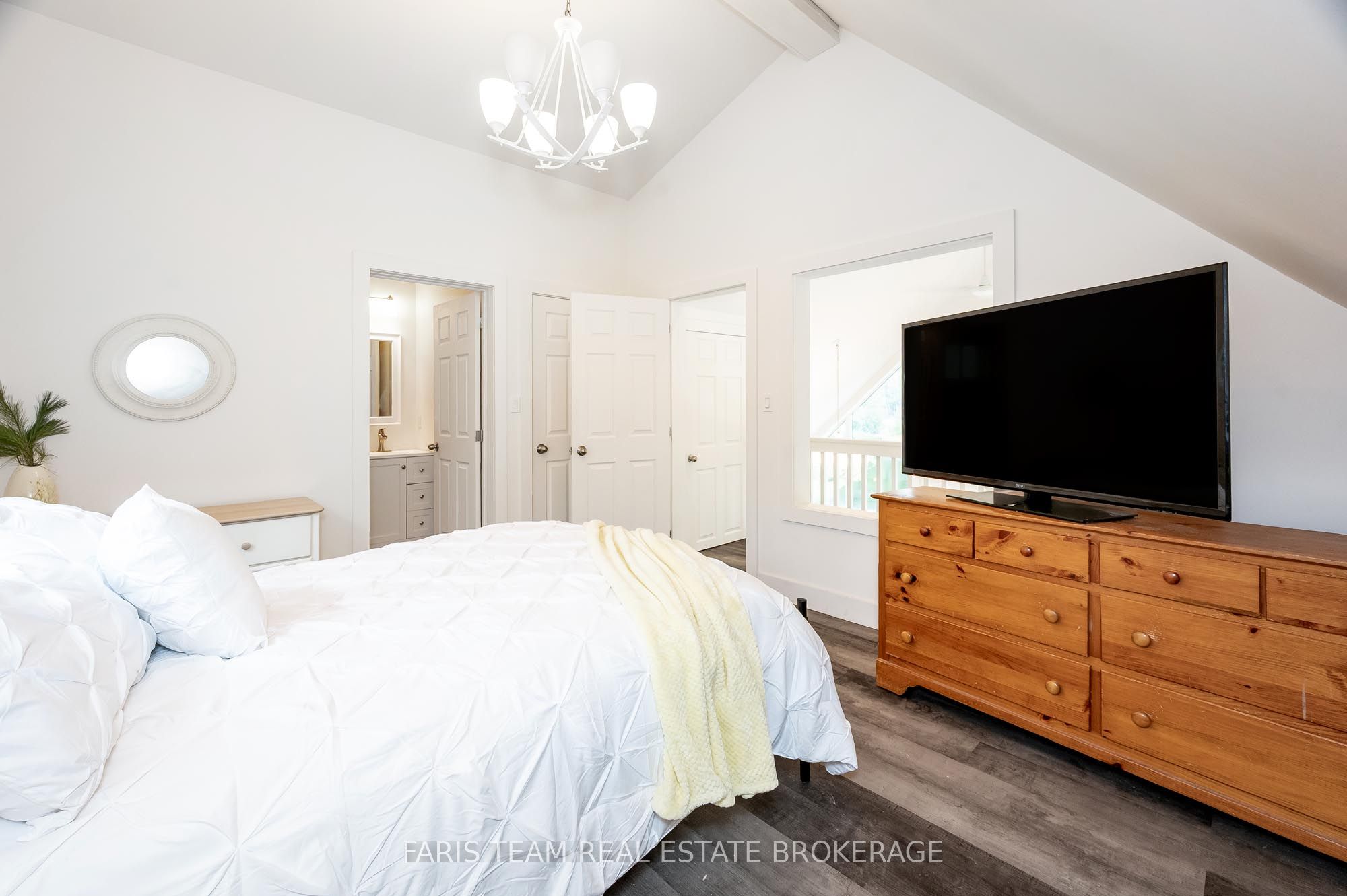 1036 Beverley Lane Property Photo 23