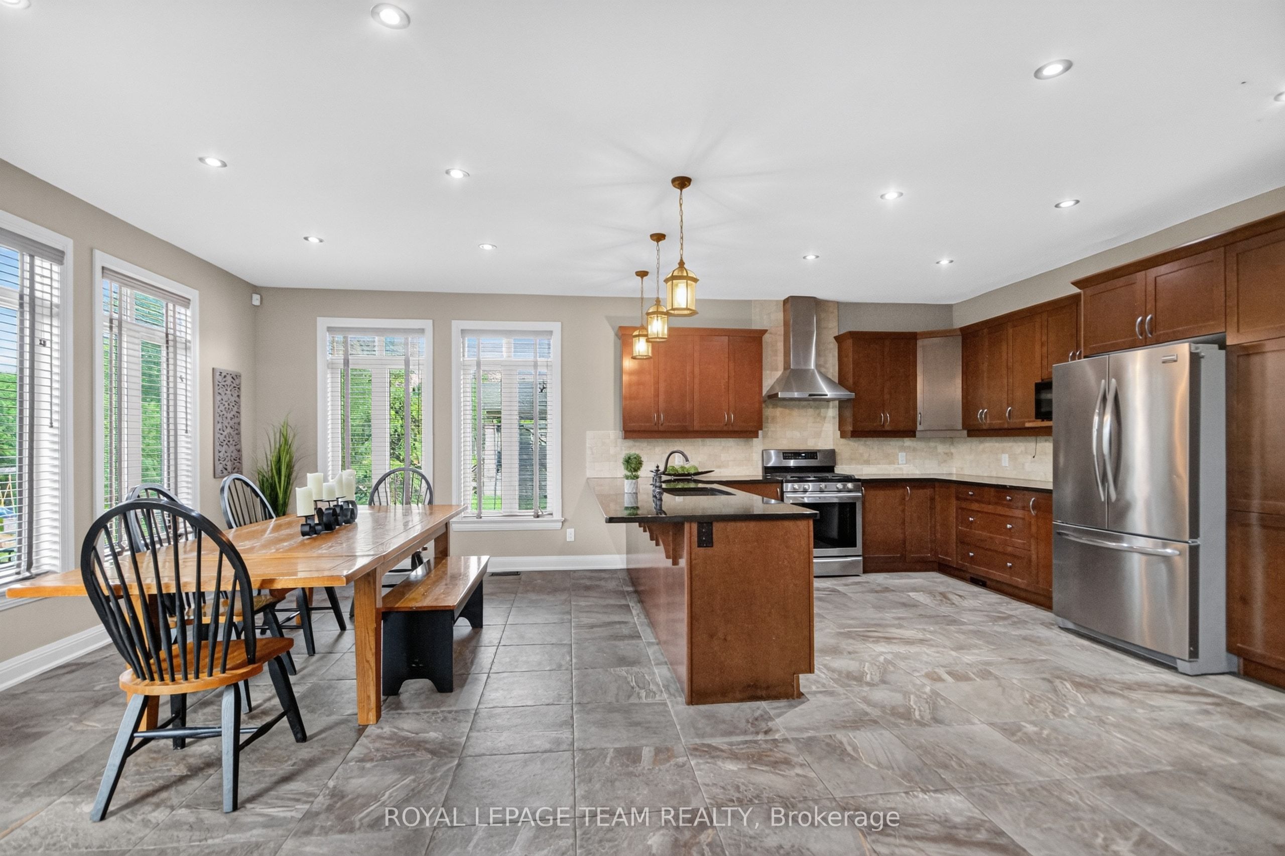1801 Cedarlakes Way Property Photo 8