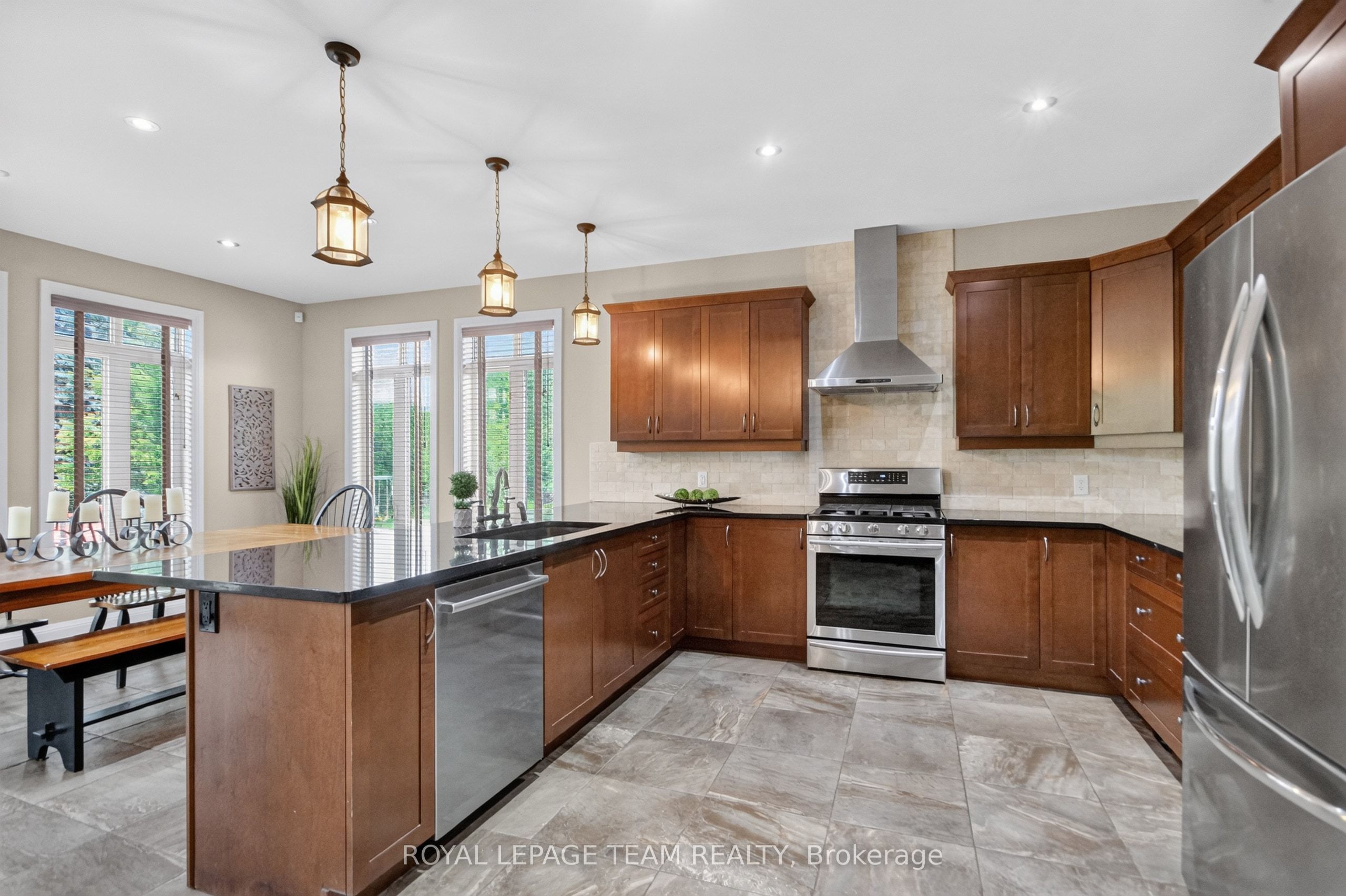 1801 Cedarlakes Way Property Photo 9