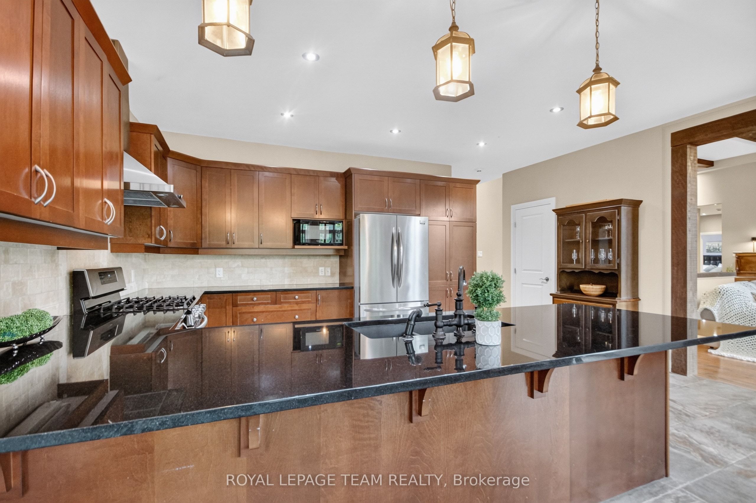 1801 Cedarlakes Way Property Photo 12