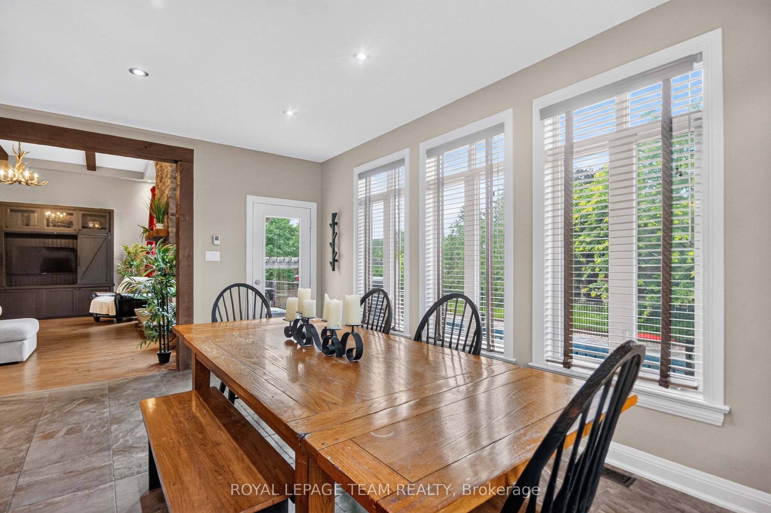 1801 Cedarlakes Way Property Photo 14