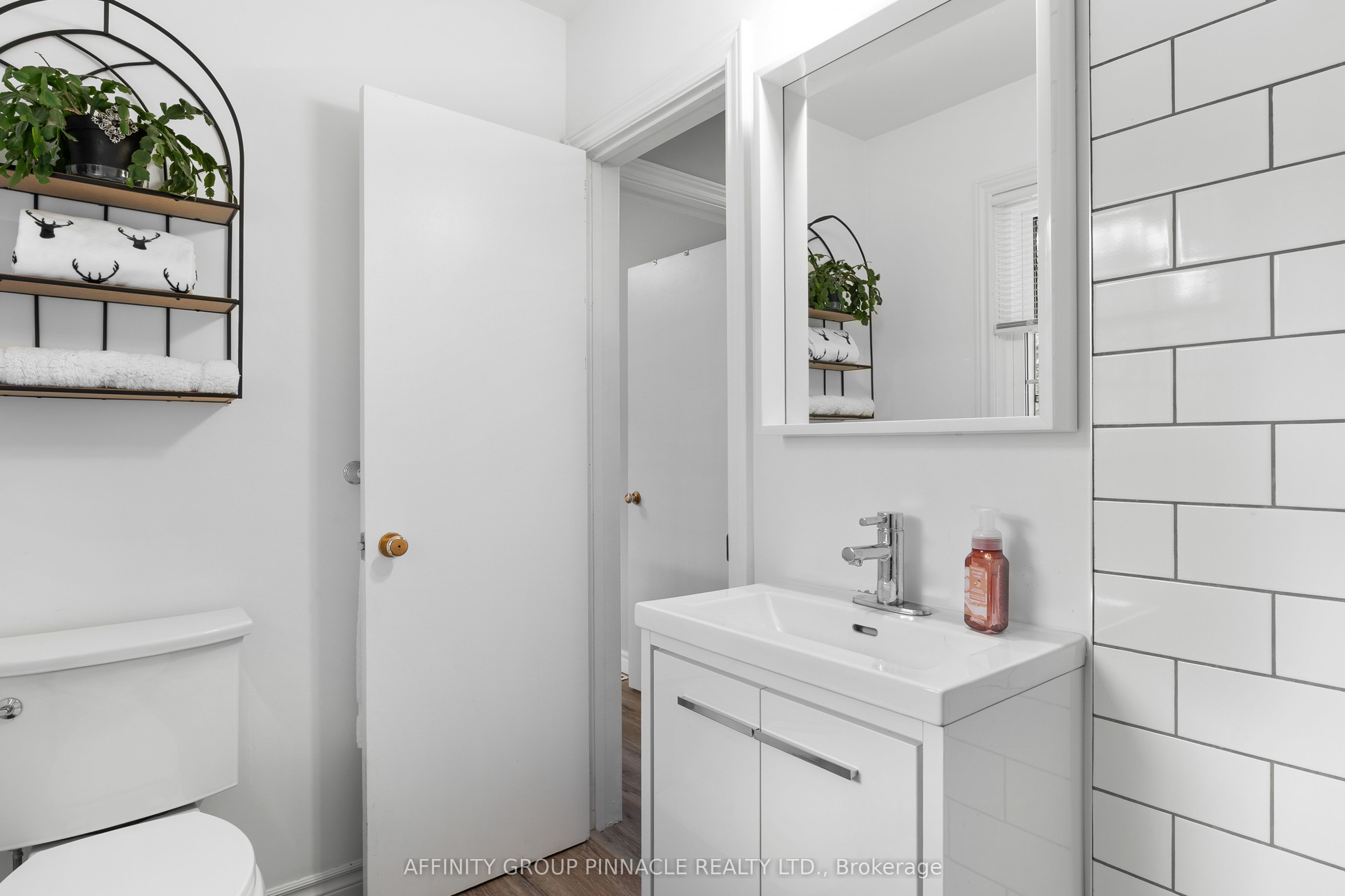 17 Richard Avenue Property Photo 15