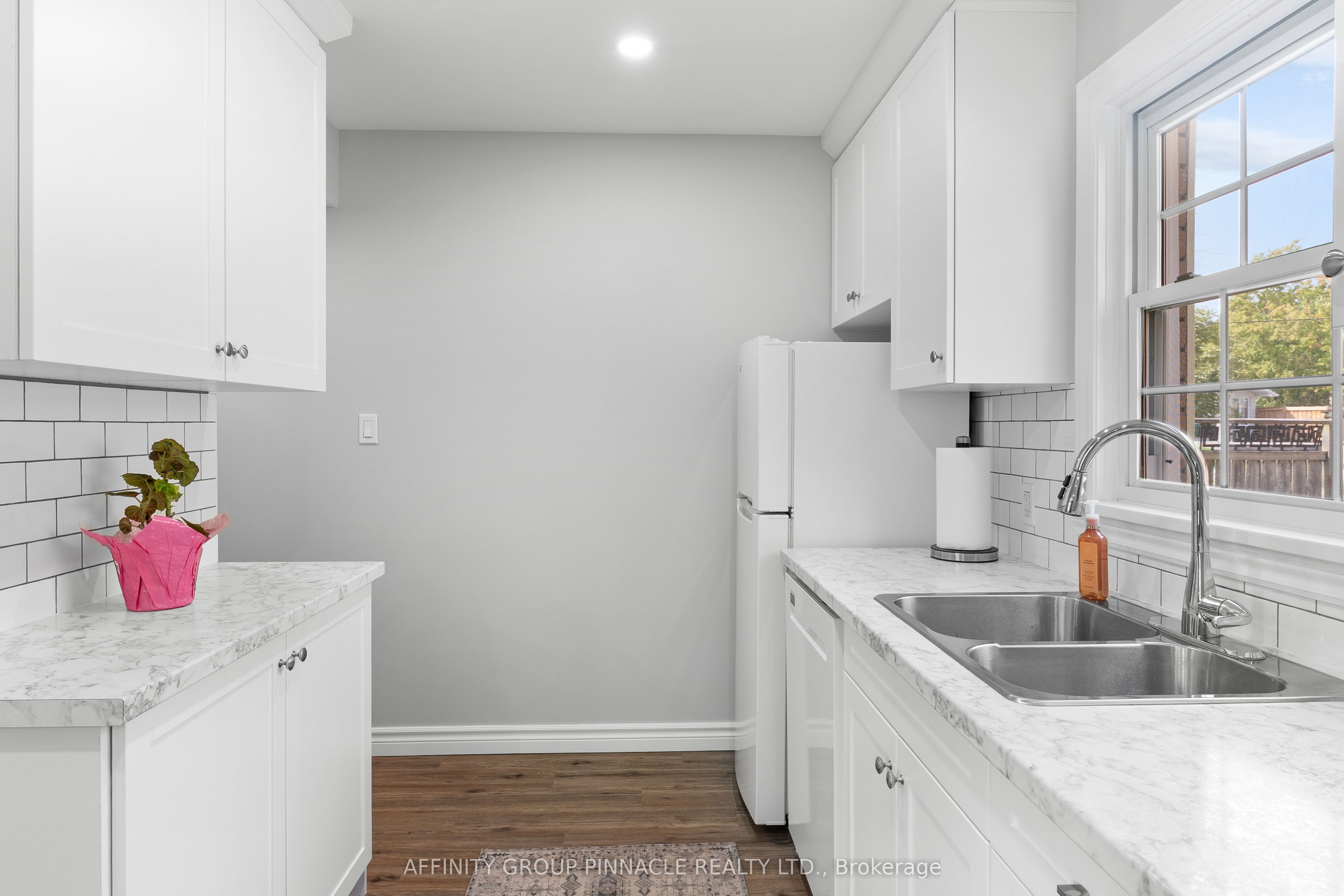 17 Richard Avenue Property Photo 21