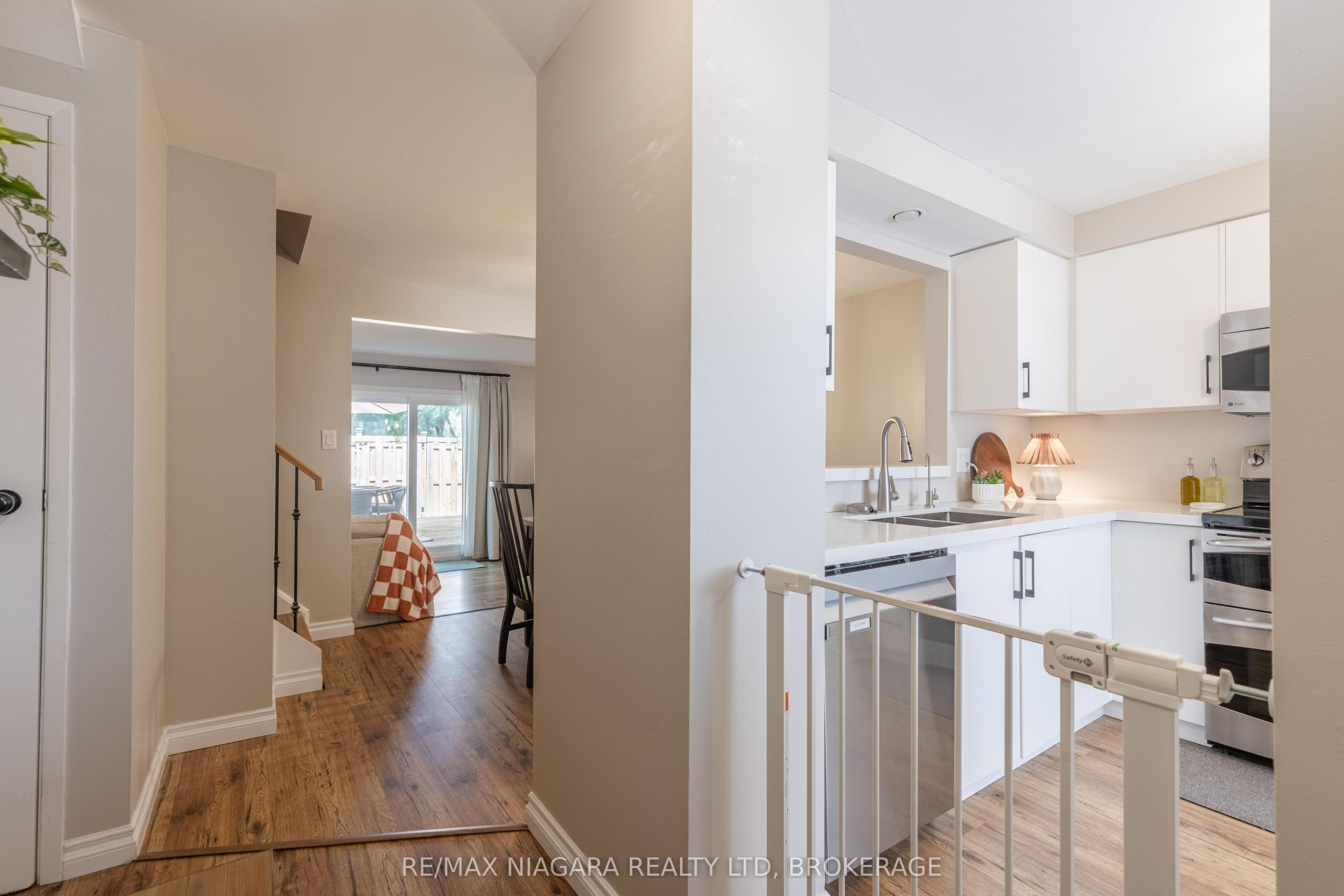 6767 Thorold Stone Road 77 Property Photo 13