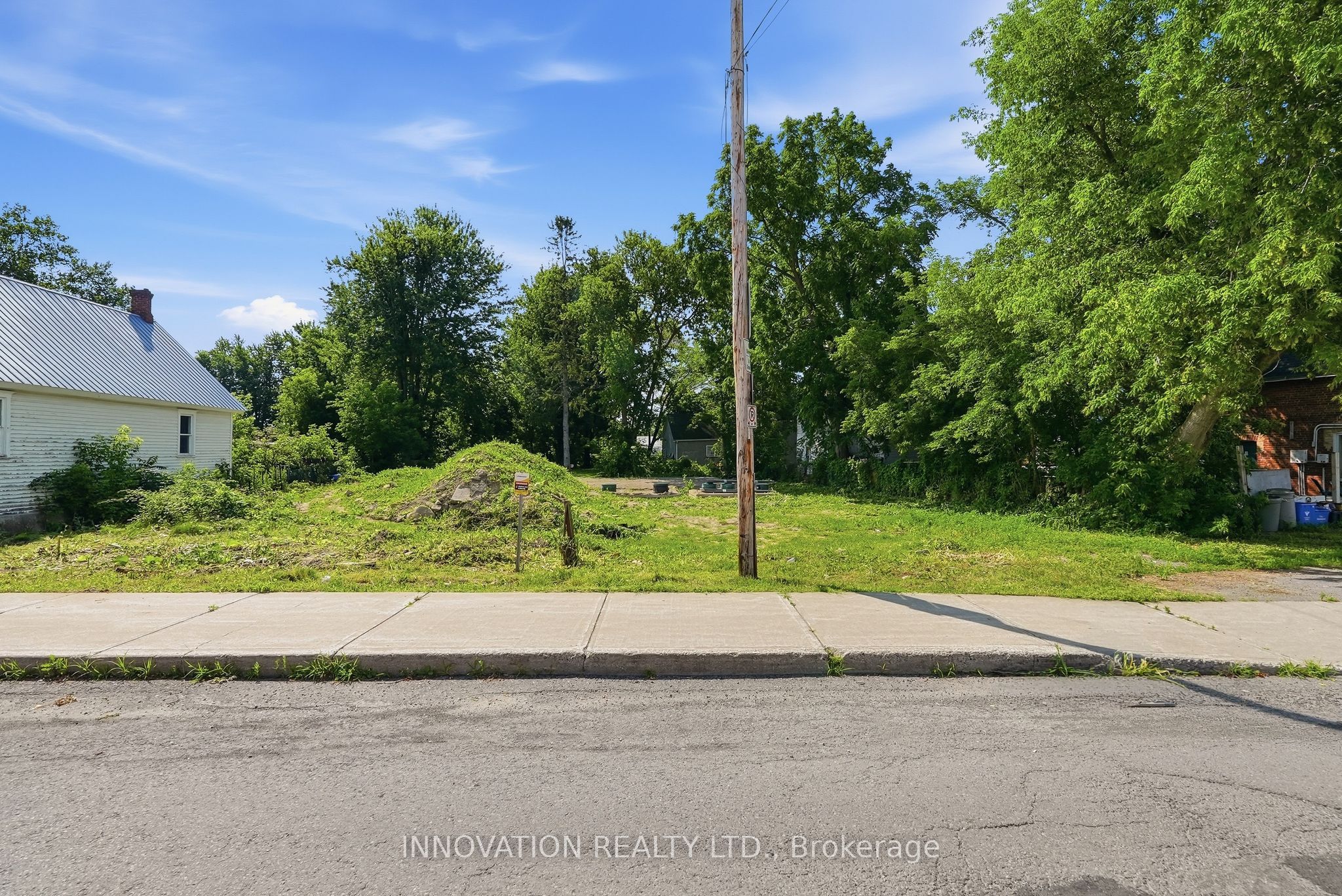 2322 Roger Stevens Drive Property Photo 4