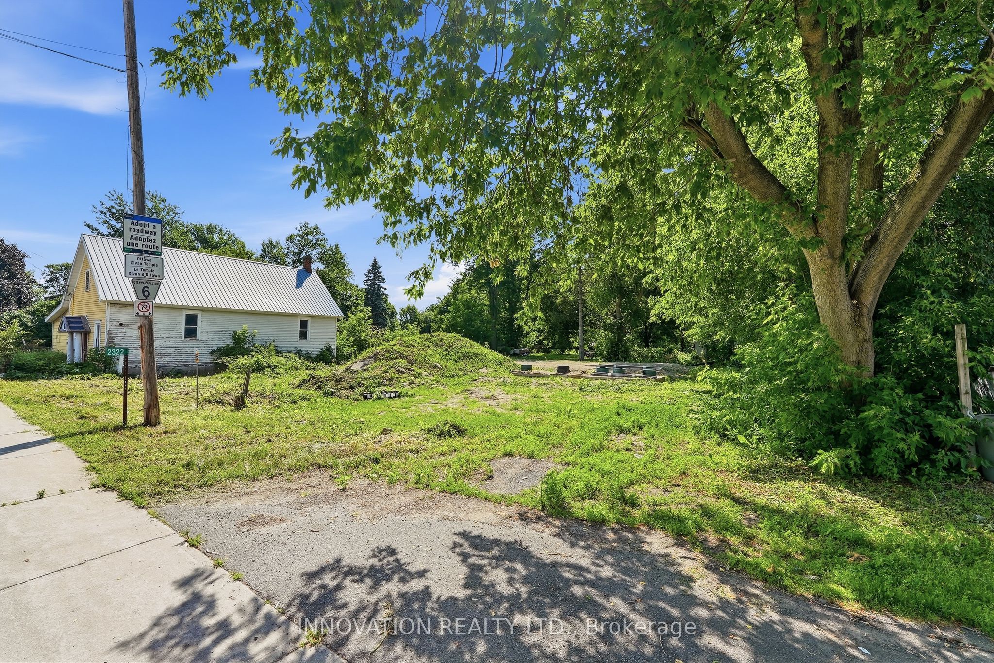 2322 Roger Stevens Drive Property Photo 5