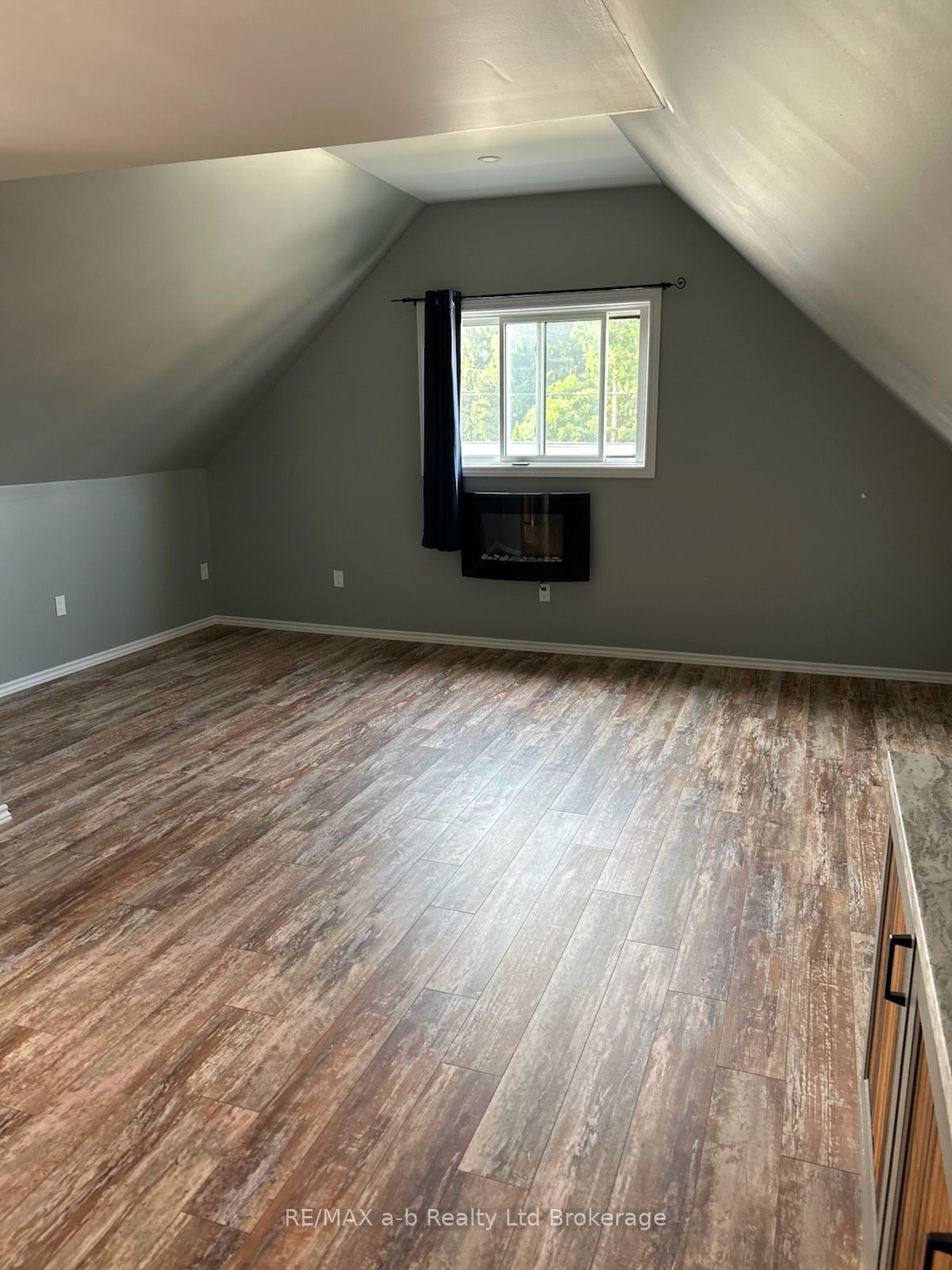 410 Admiral Street Property Photo 1