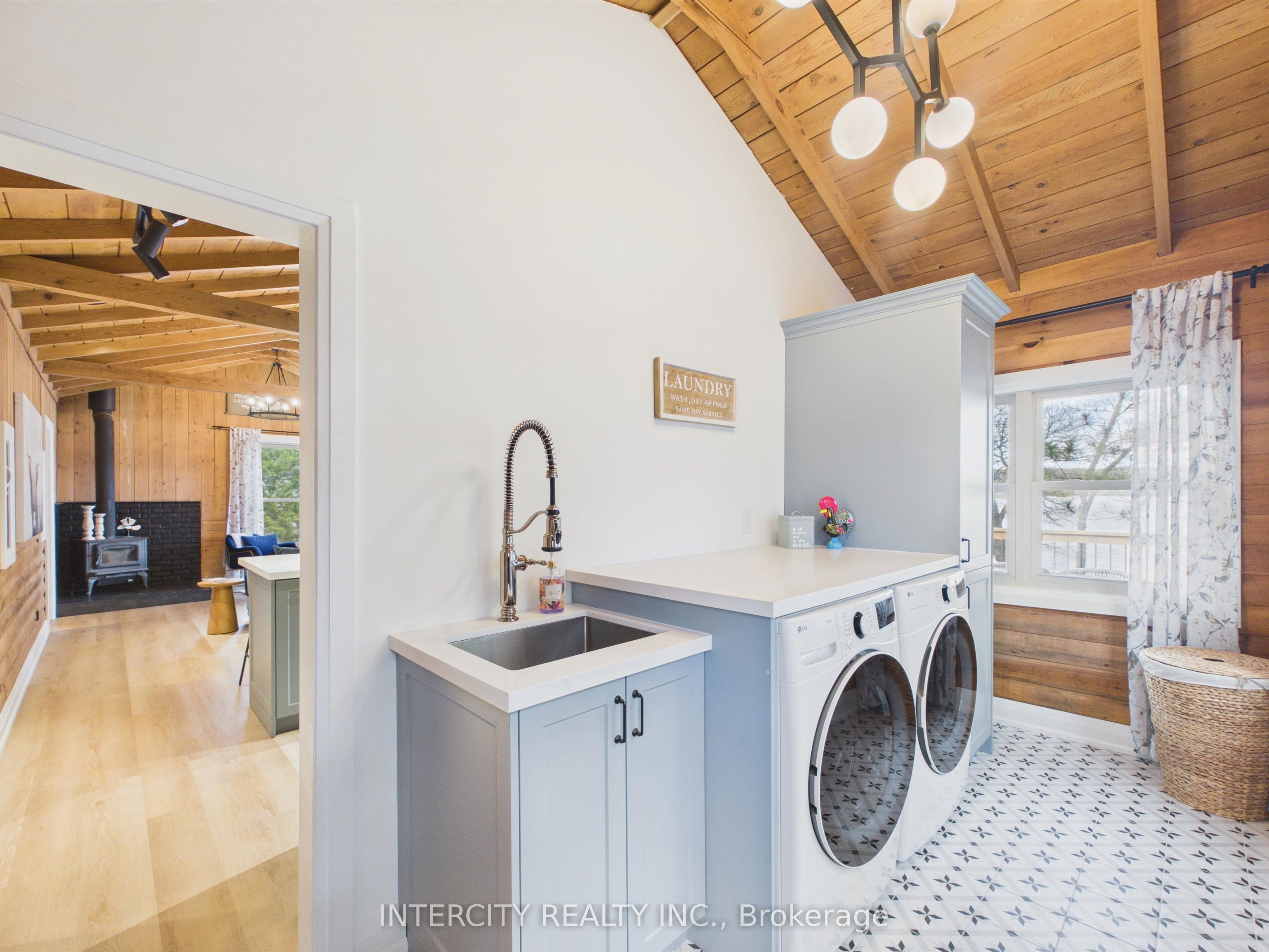 1052 Cove Road 3 Property Photo 6