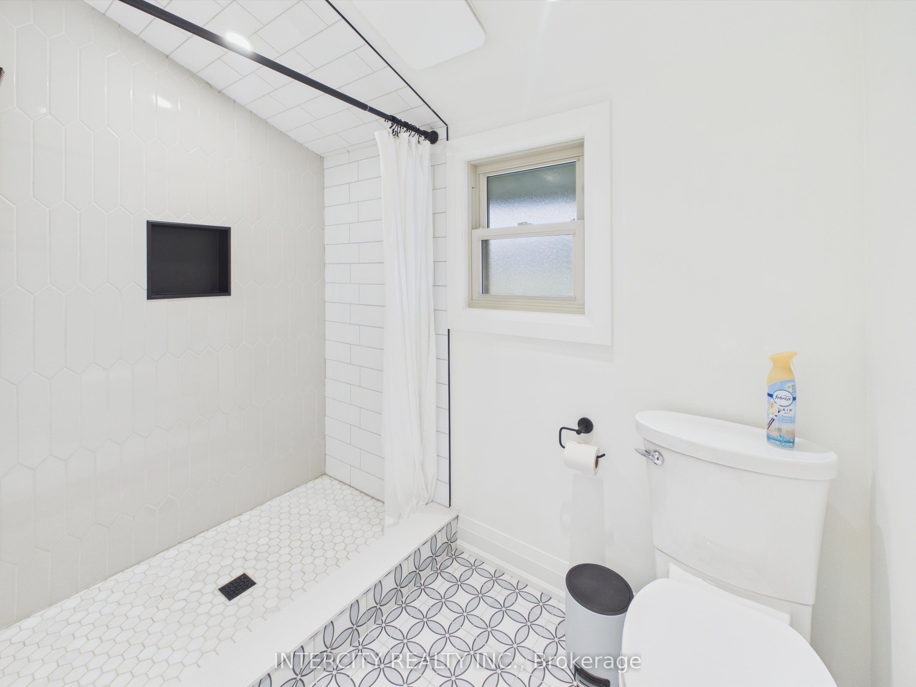1052 Cove Road 3 Property Photo 17