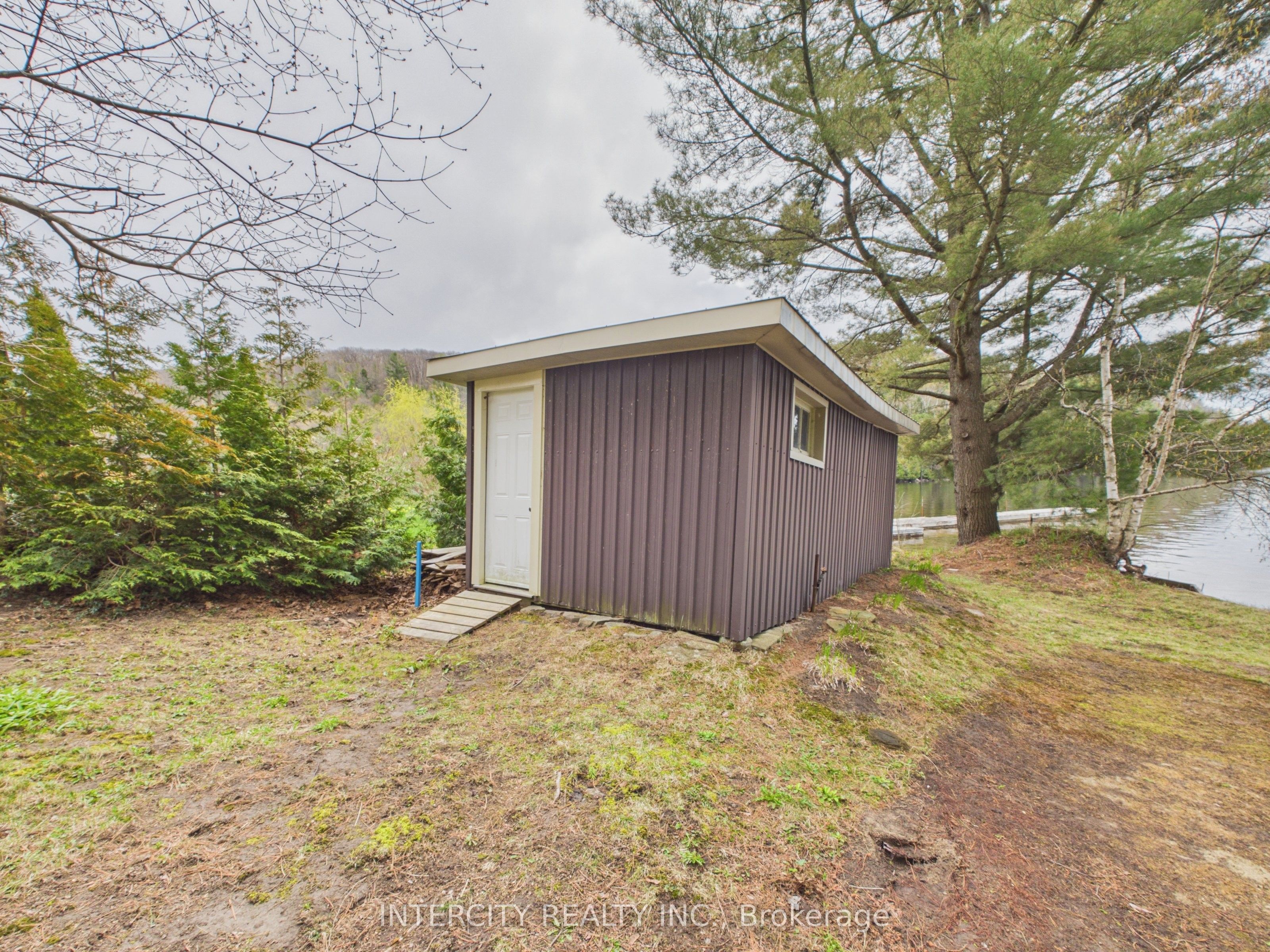 1052 Cove Road 3 Property Photo 18