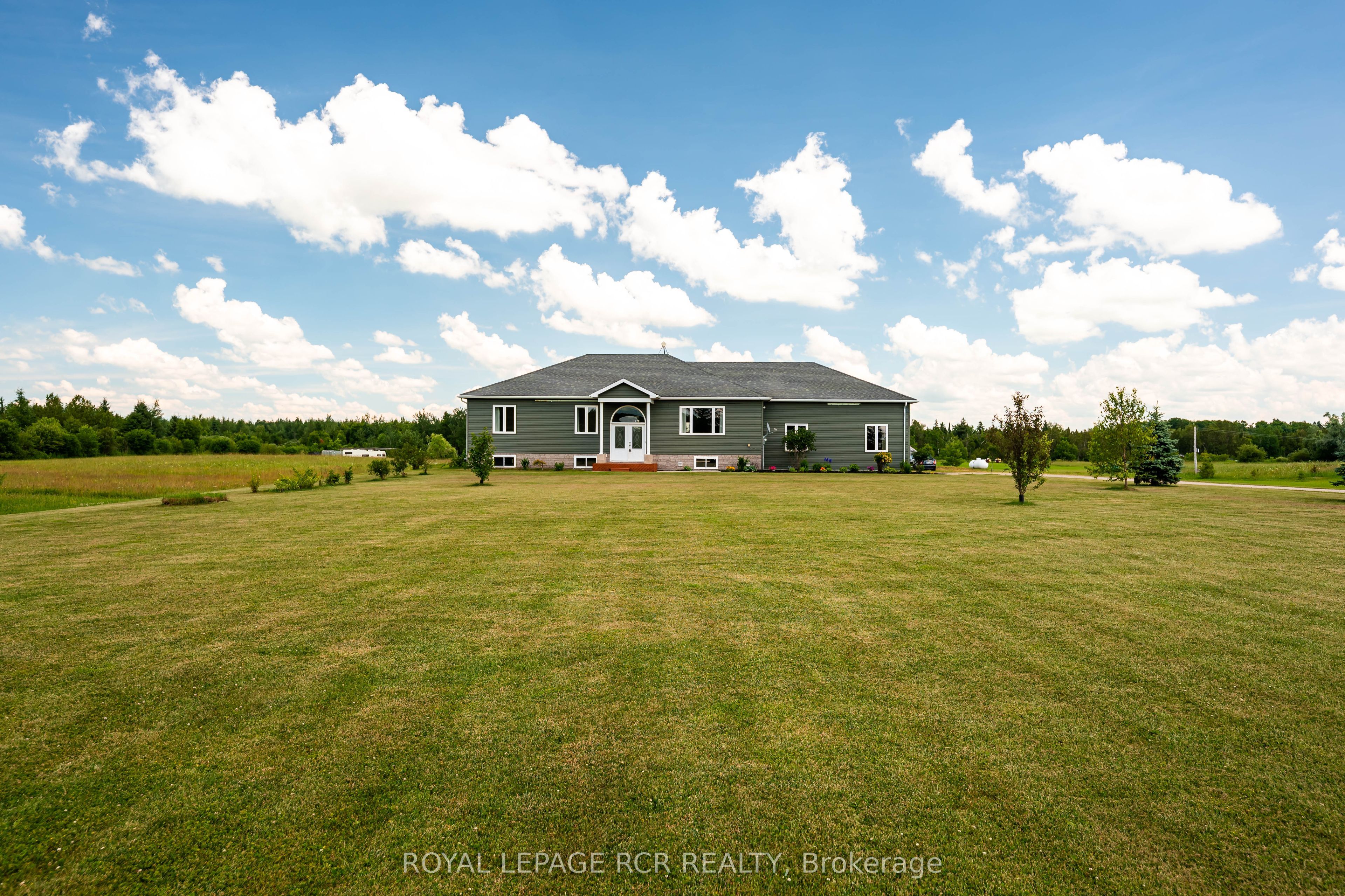 334409 7th Line Property Photo 2