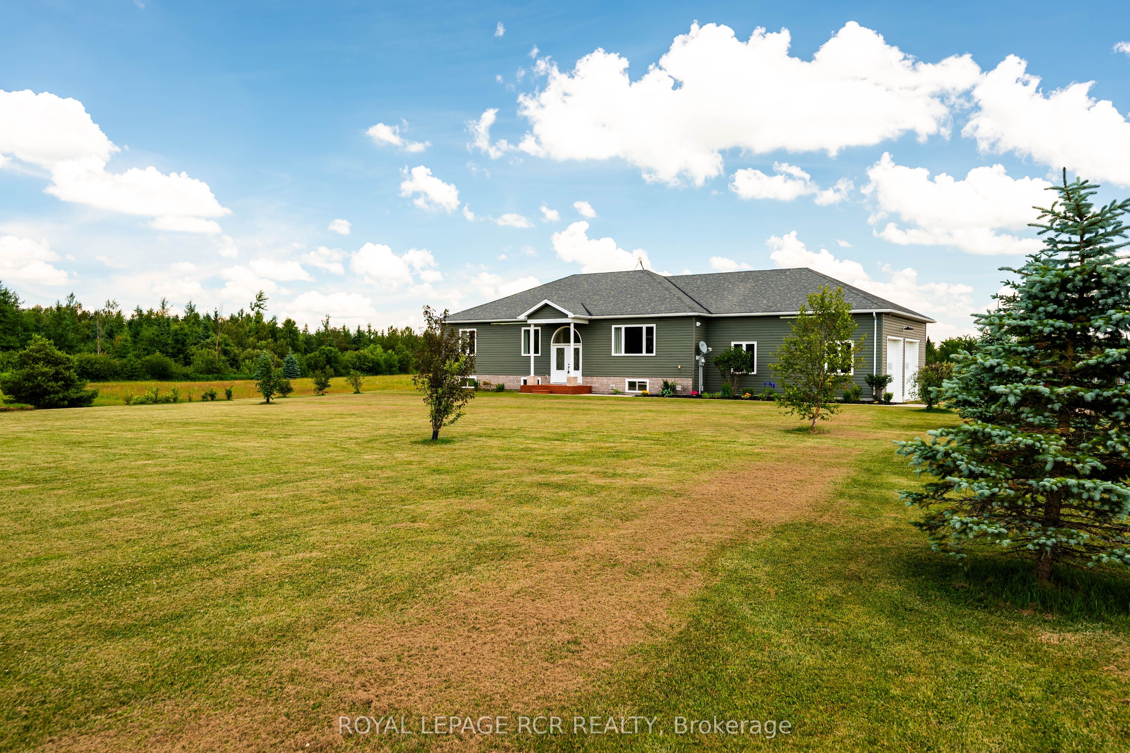 334409 7th Line Property Photo 3