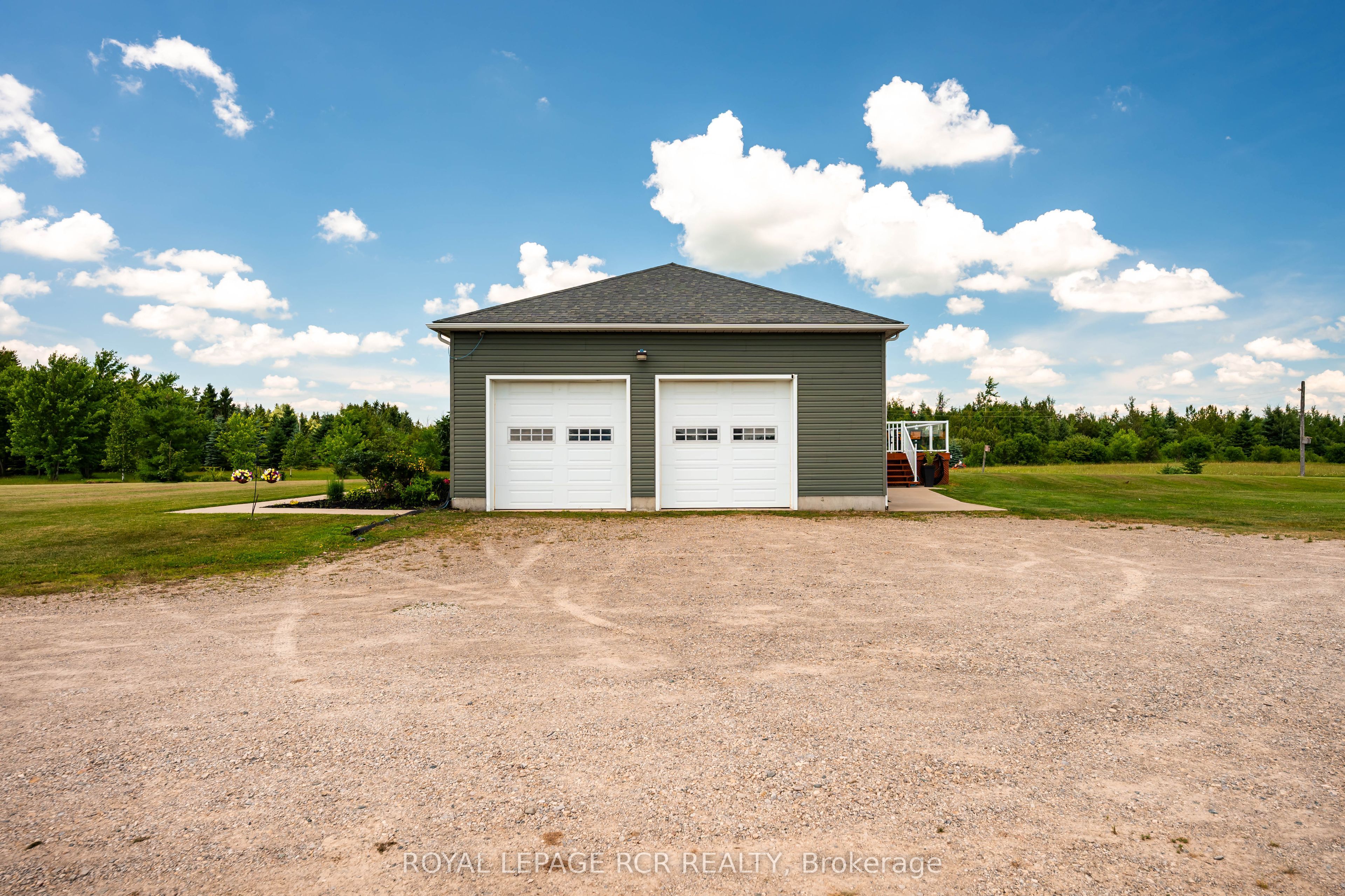 334409 7th Line Property Photo 5