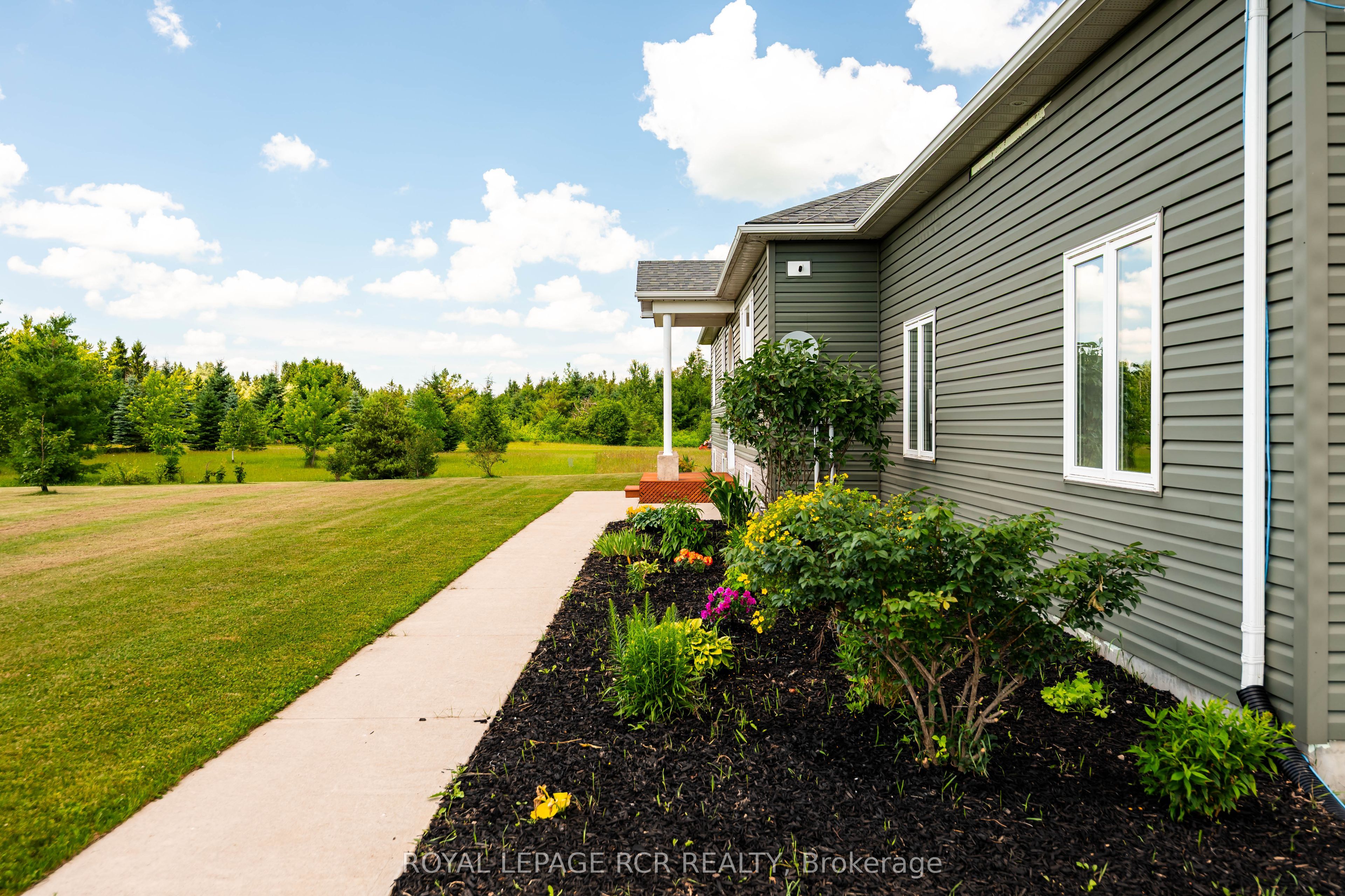334409 7th Line Property Photo 6