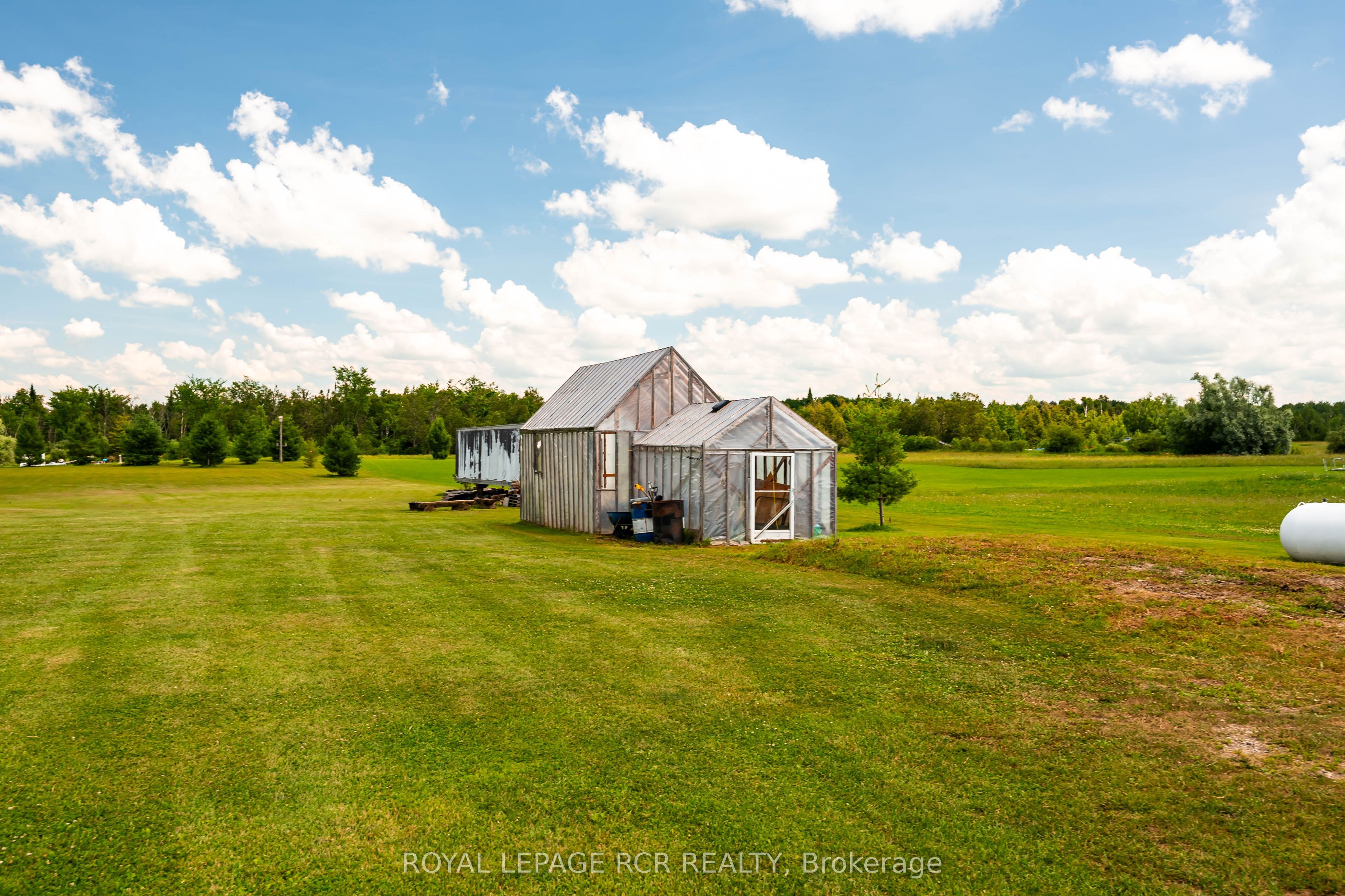 334409 7th Line Property Photo 38