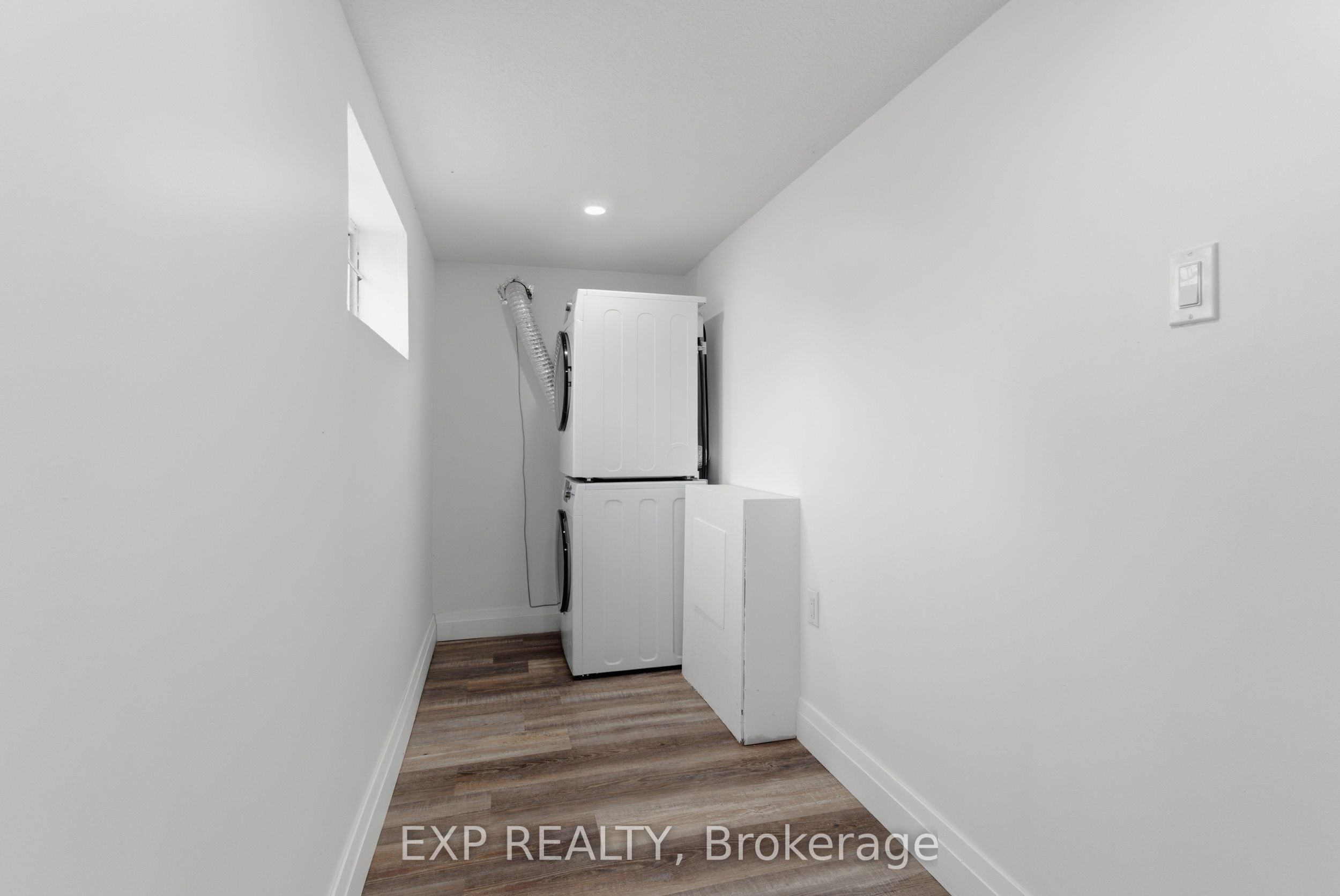 191 Queen Street N Property Photo 19