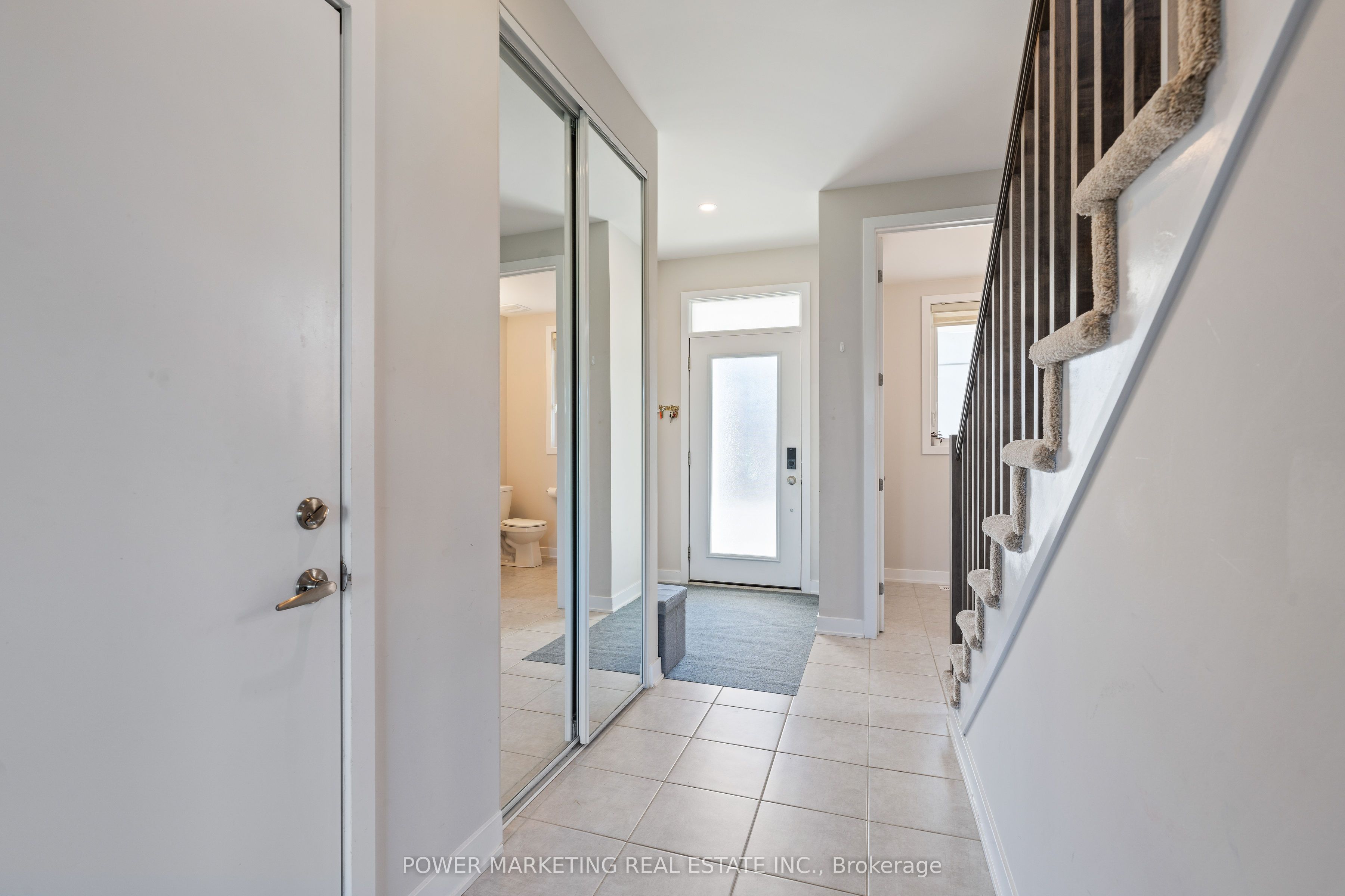 129 Hackamore Crescent Property Photo 6