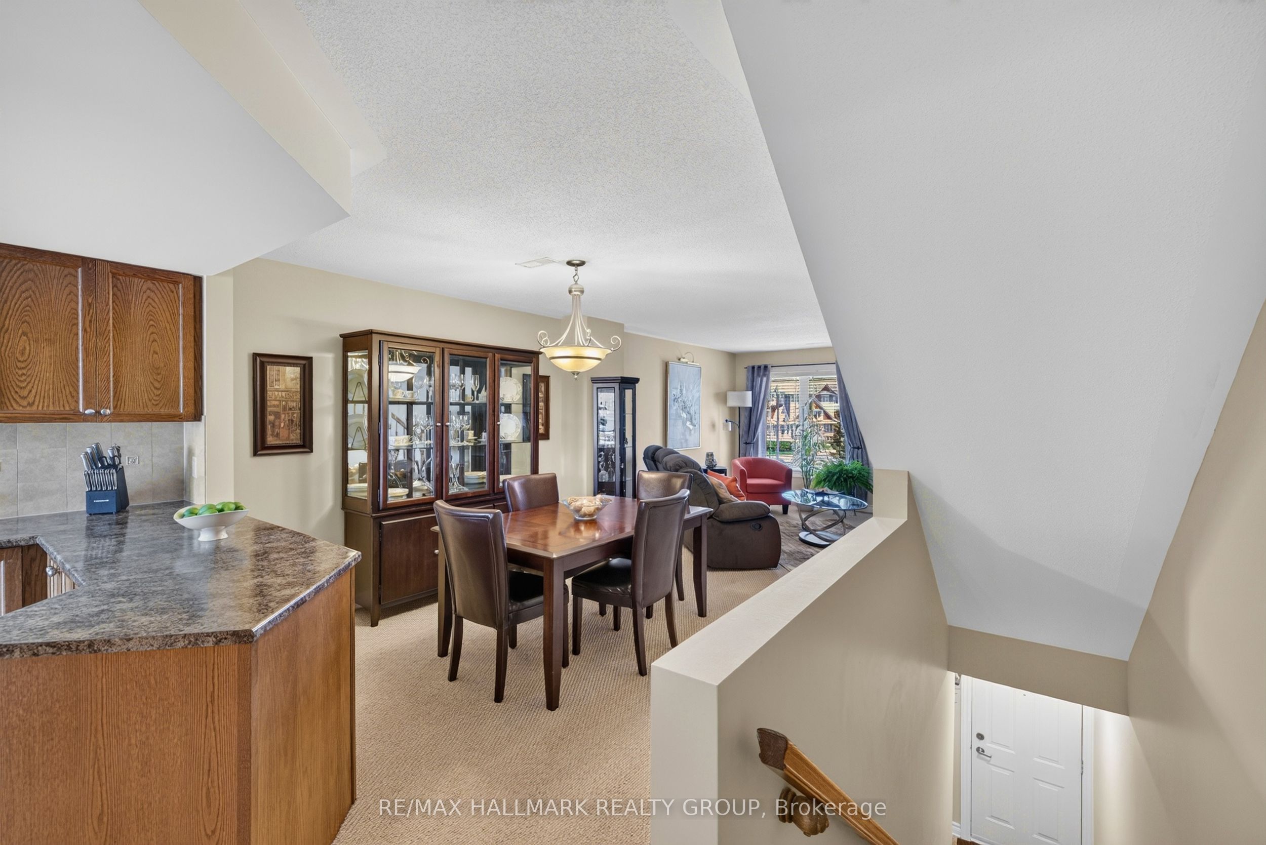 581 Lakeridge Drive 16 Property Photo 4