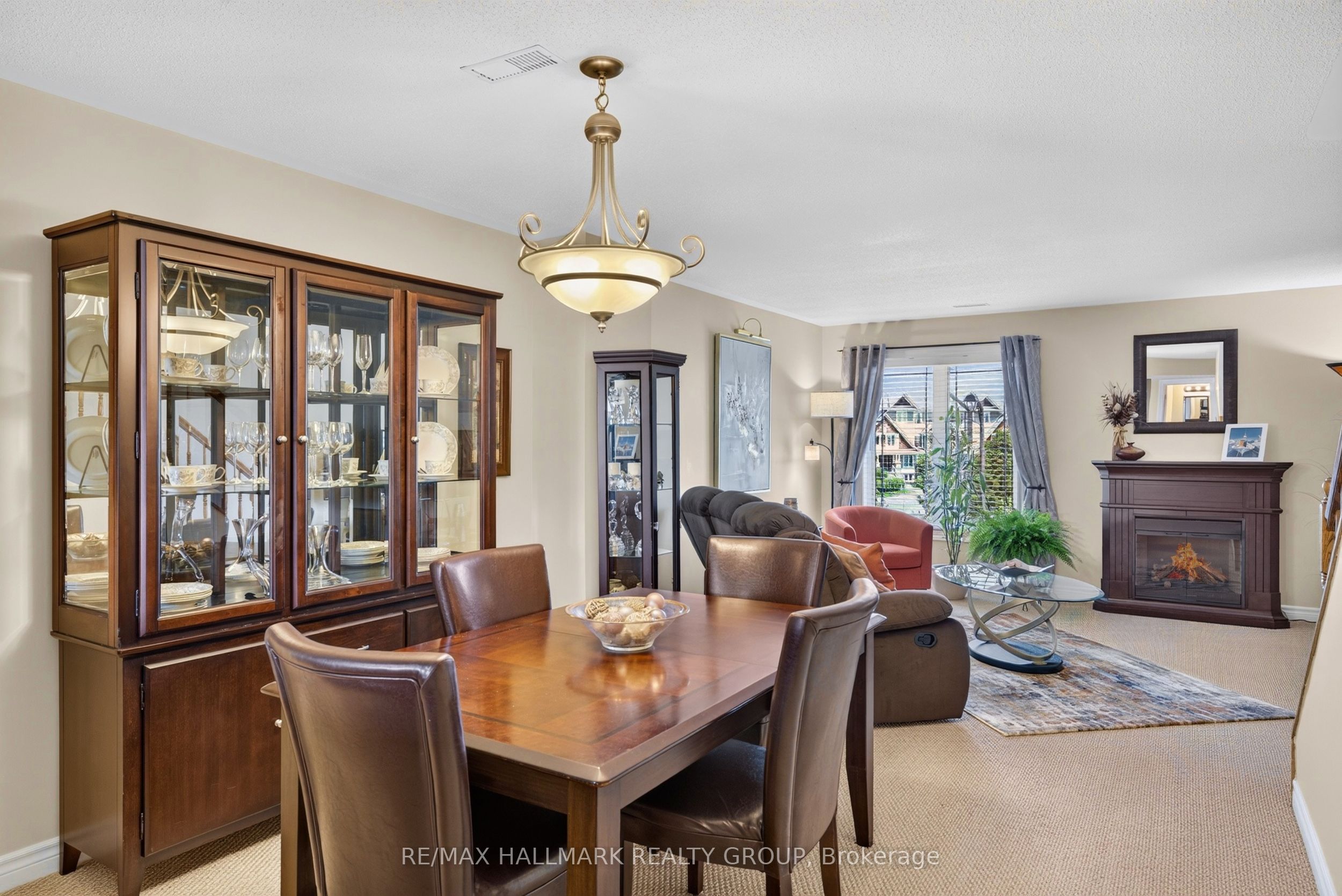 581 Lakeridge Drive 16 Property Photo 6