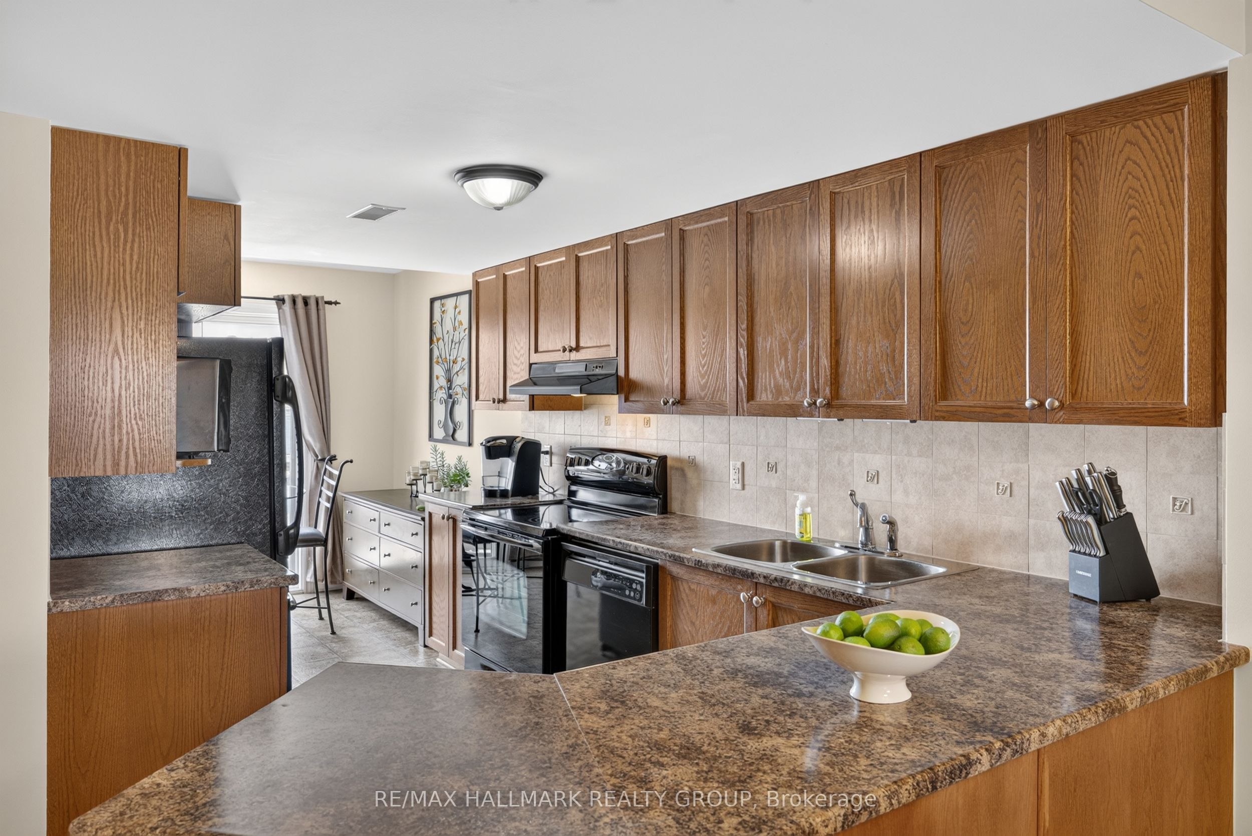 581 Lakeridge Drive 16 Property Photo 14