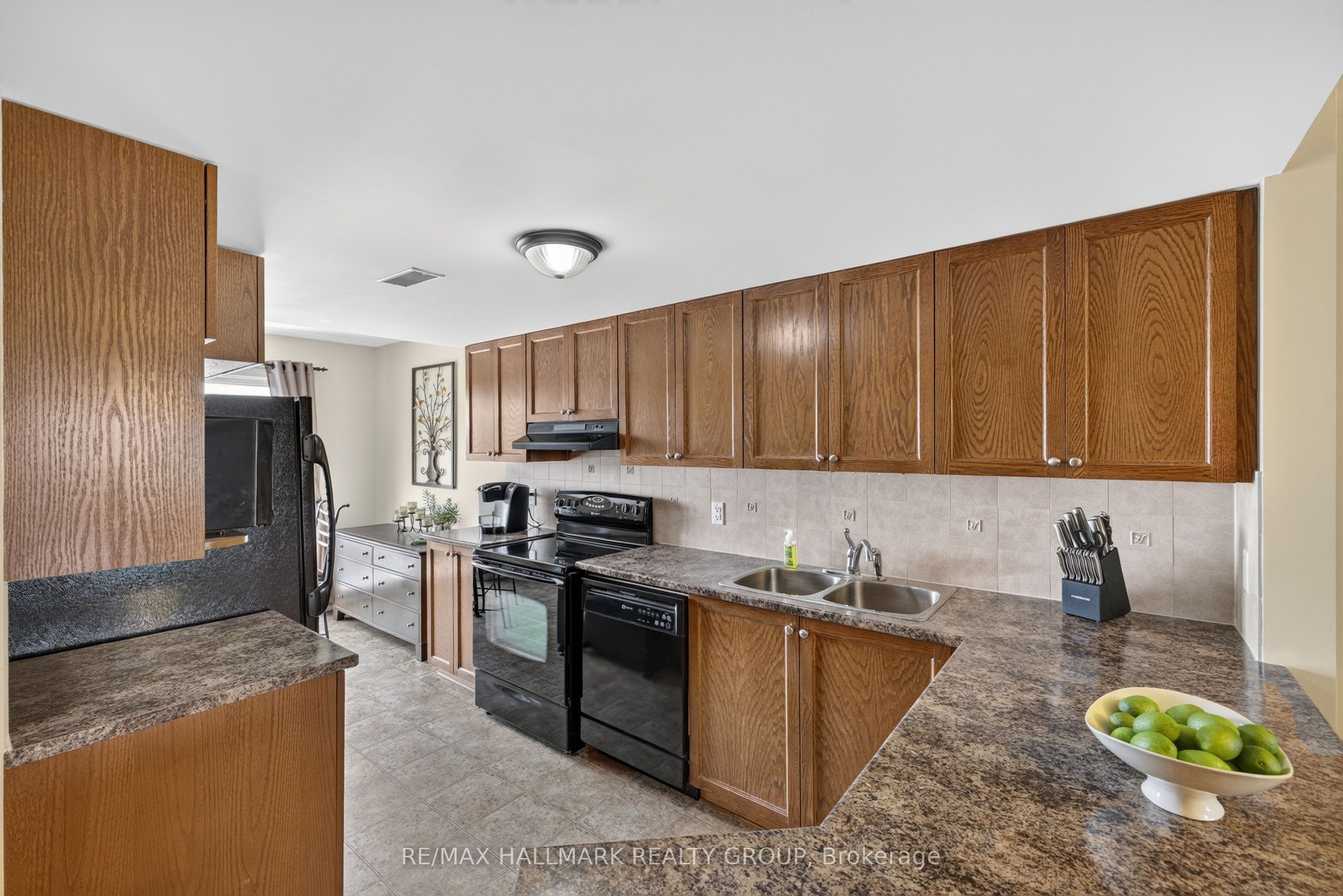 581 Lakeridge Drive 16 Property Photo 17