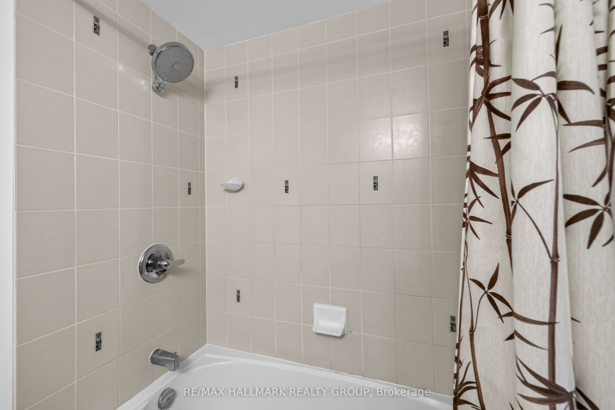 581 Lakeridge Drive 16 Property Photo 37