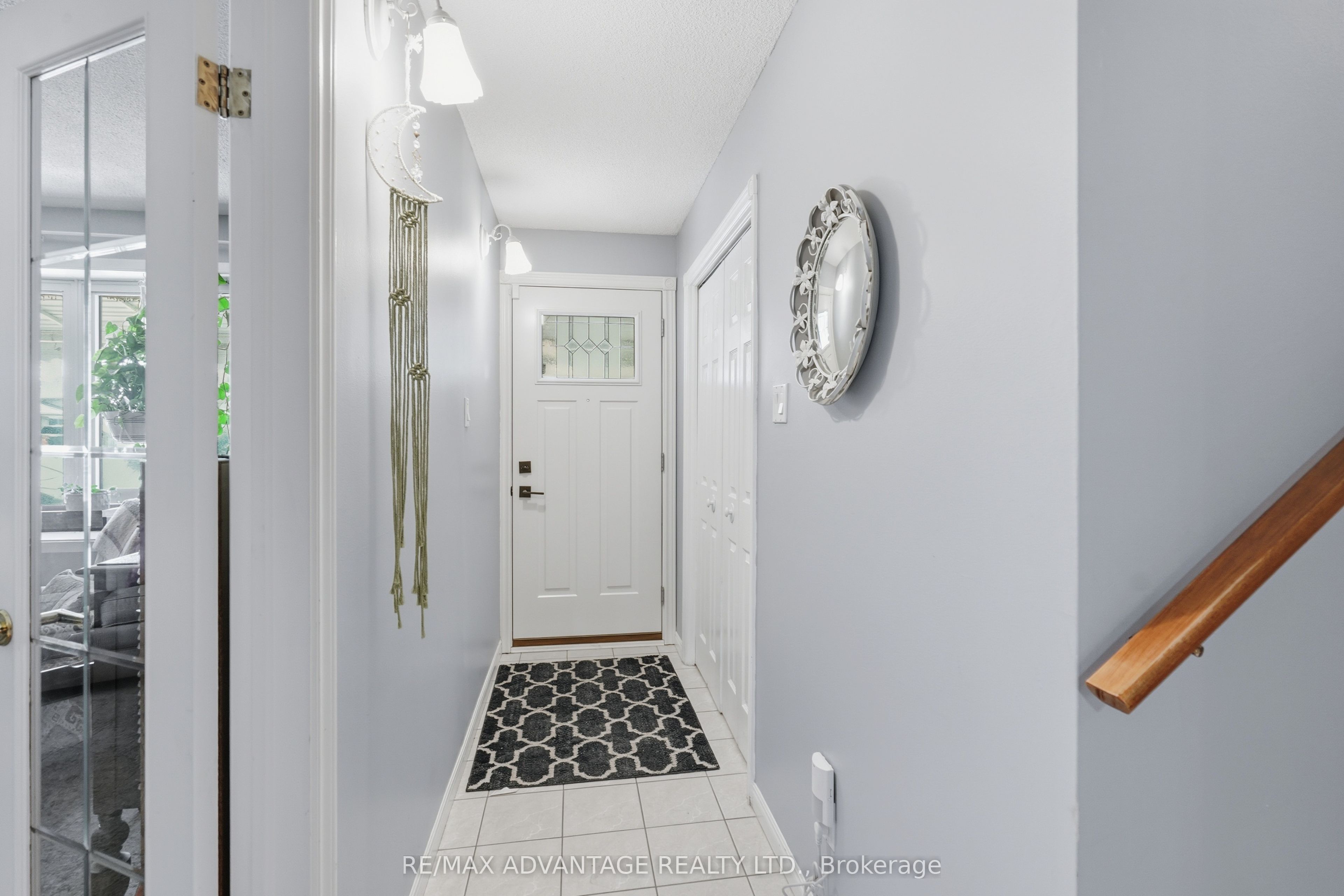 120 Champlain Crescent Property Photo 6