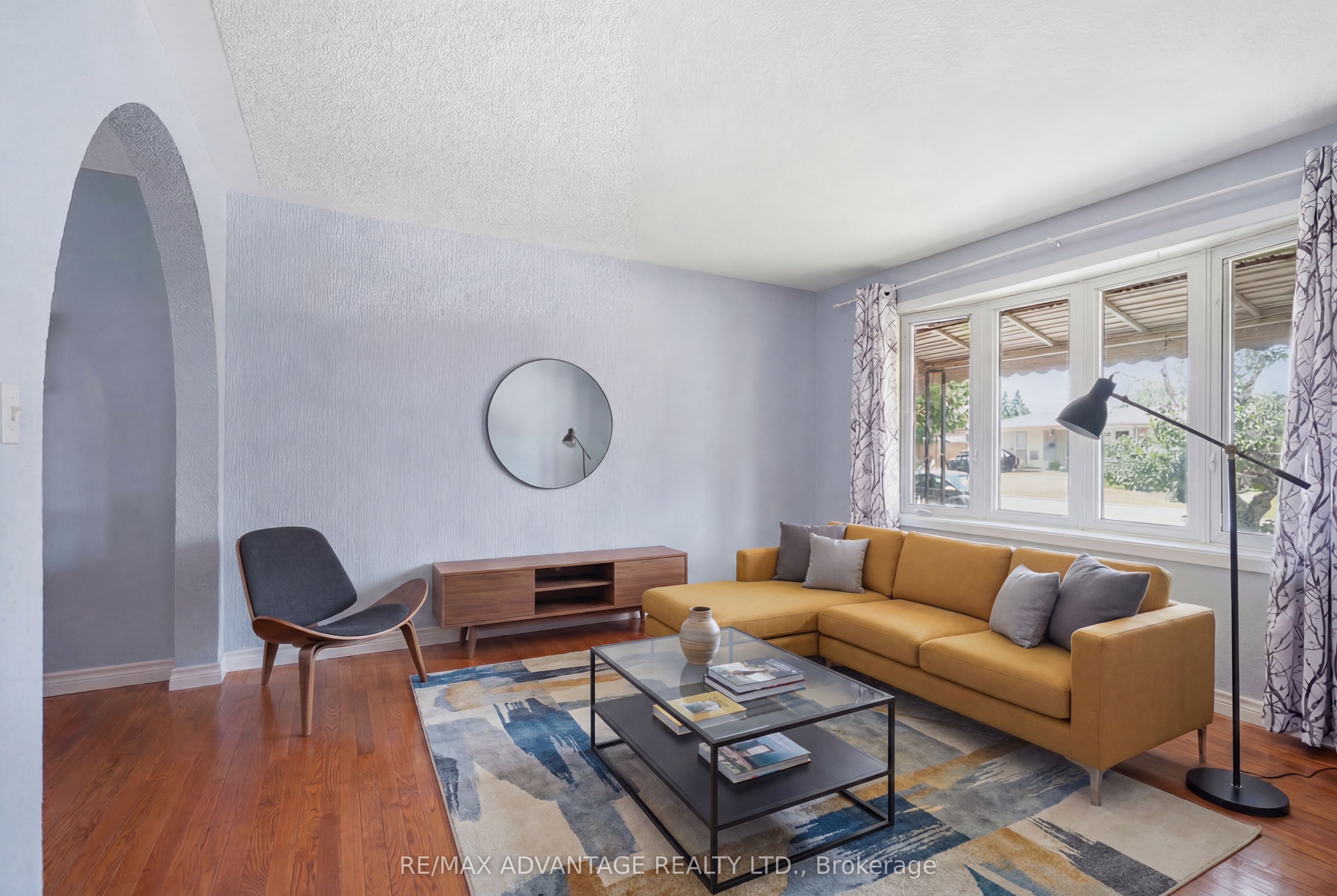 120 Champlain Crescent Property Photo 7