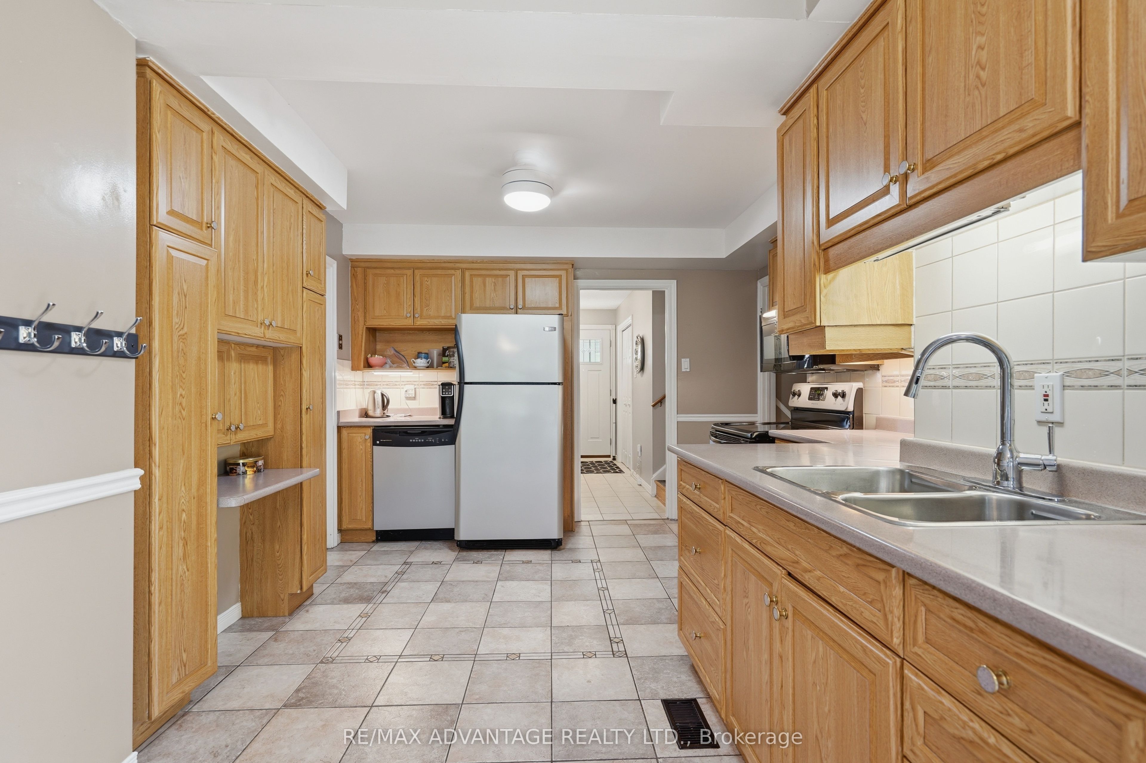 120 Champlain Crescent Property Photo 15