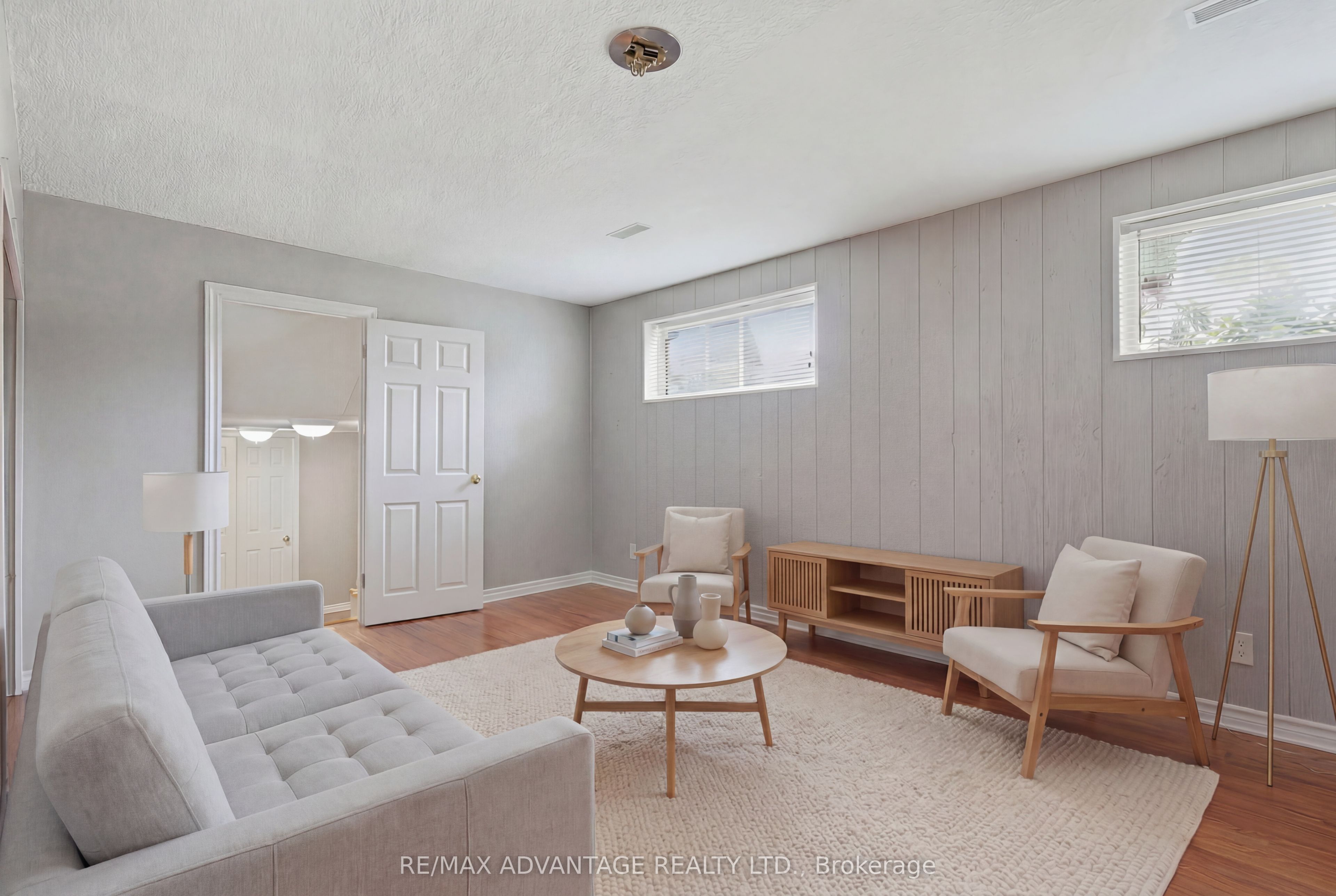 120 Champlain Crescent Property Photo 28