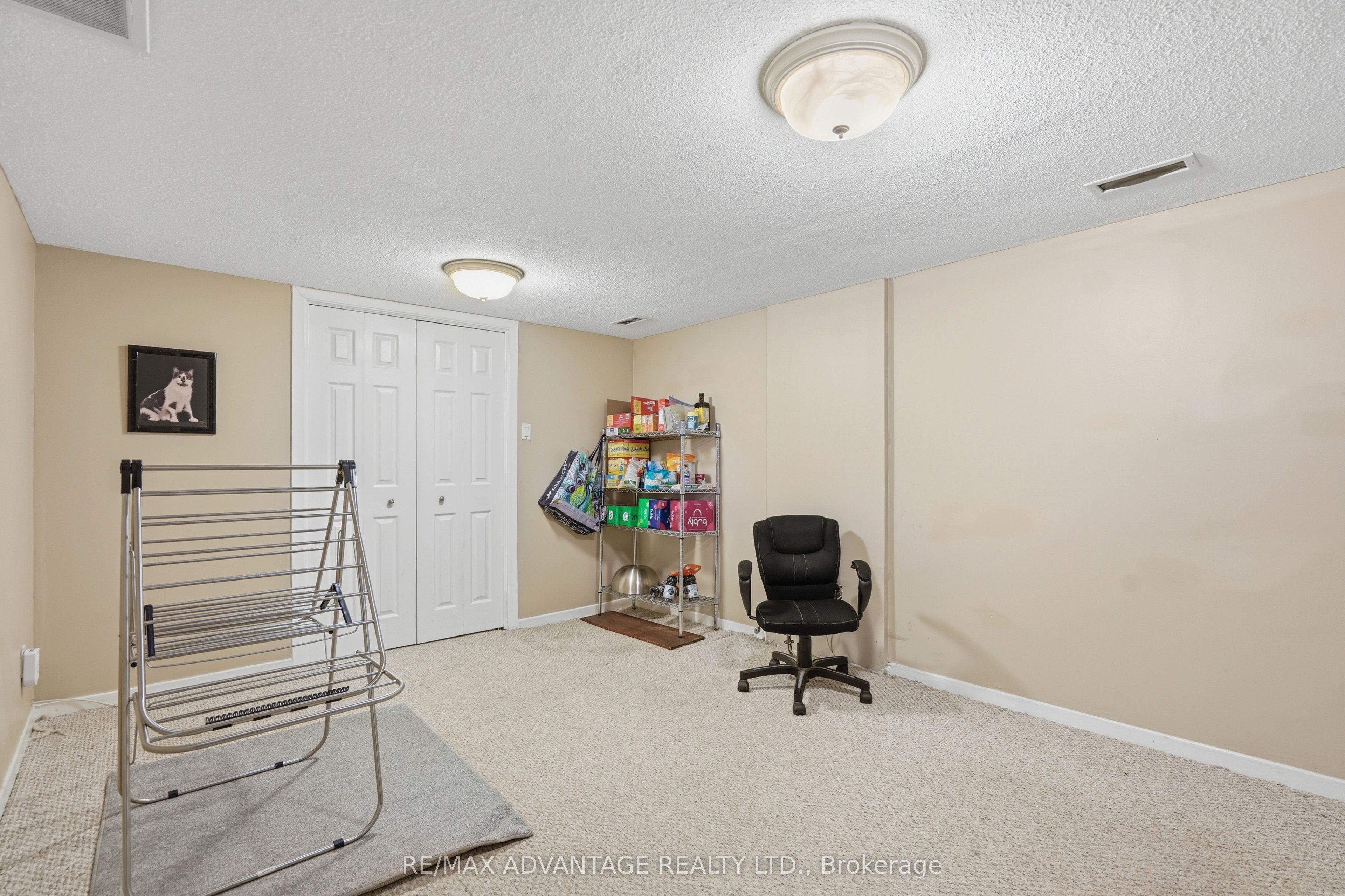 120 Champlain Crescent Property Photo 32