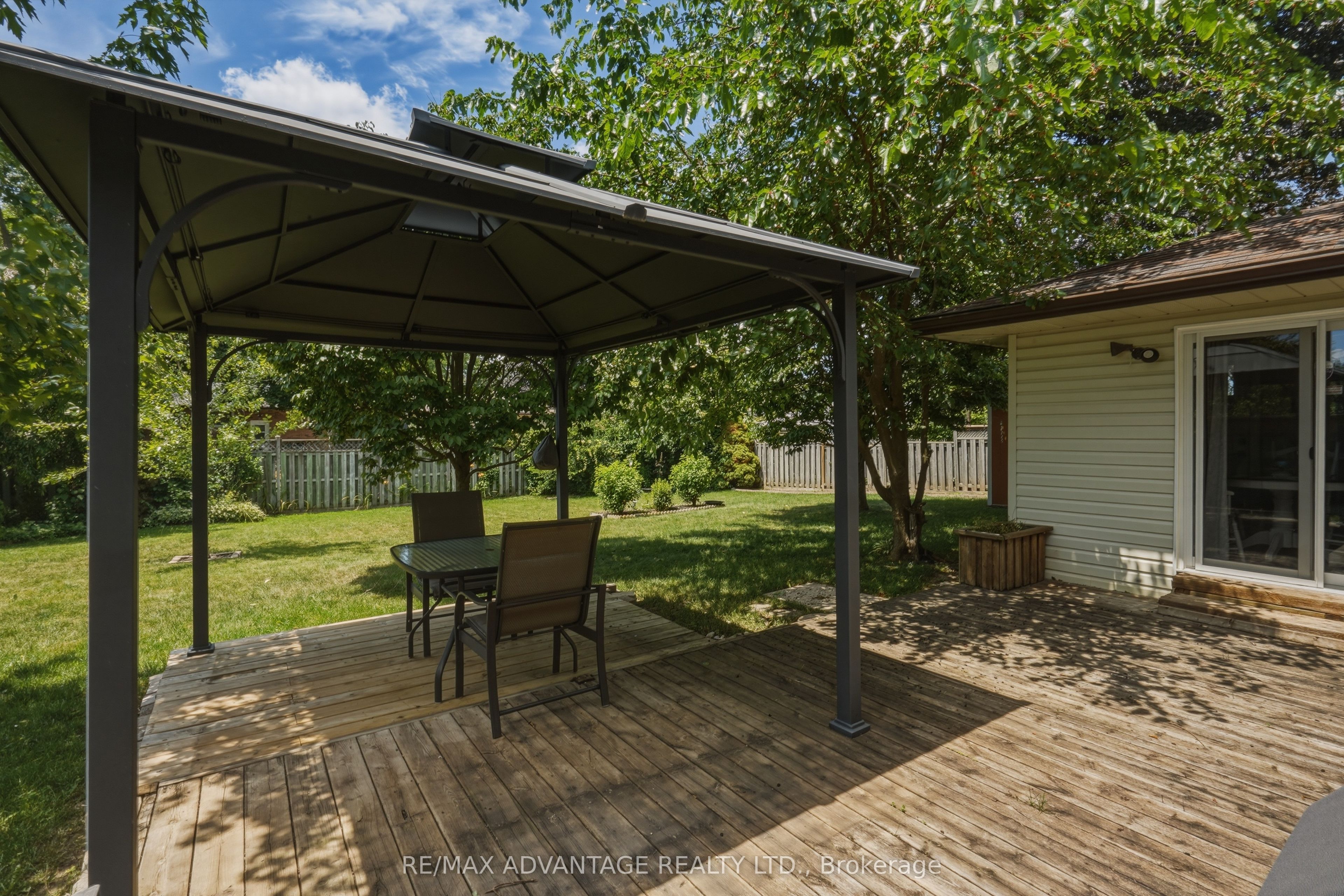120 Champlain Crescent Property Photo 39