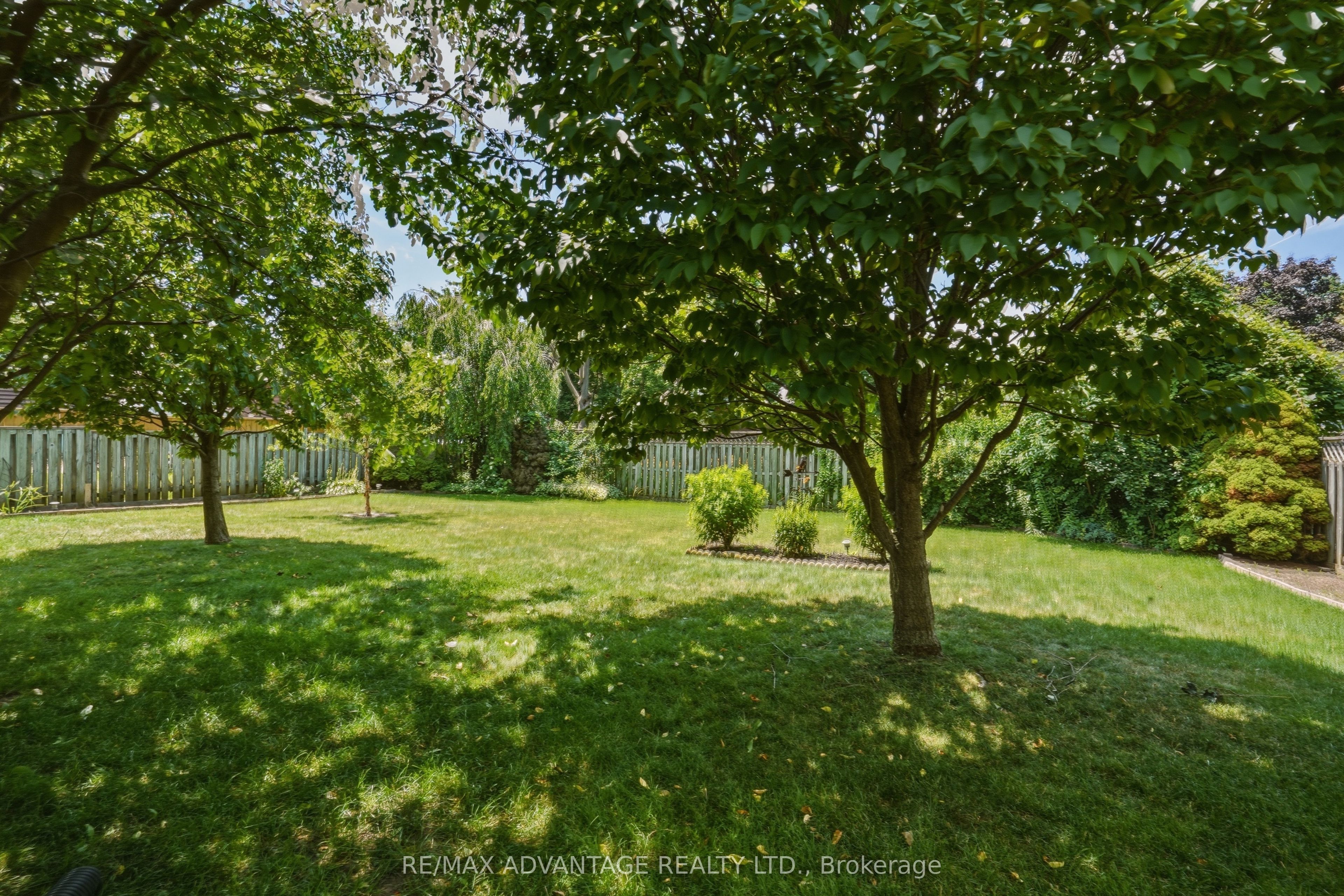 120 Champlain Crescent Property Photo 42