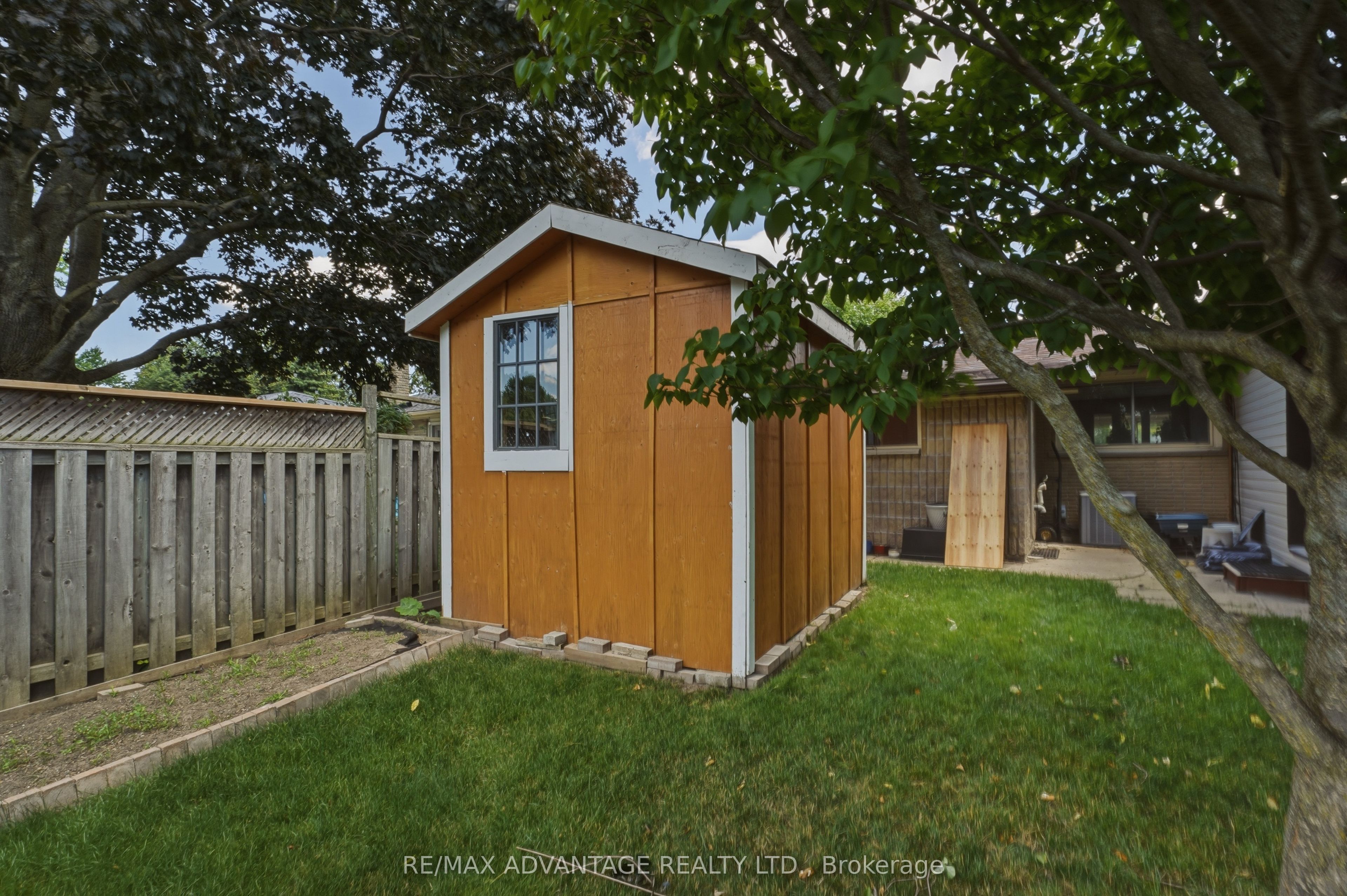 120 Champlain Crescent Property Photo 46