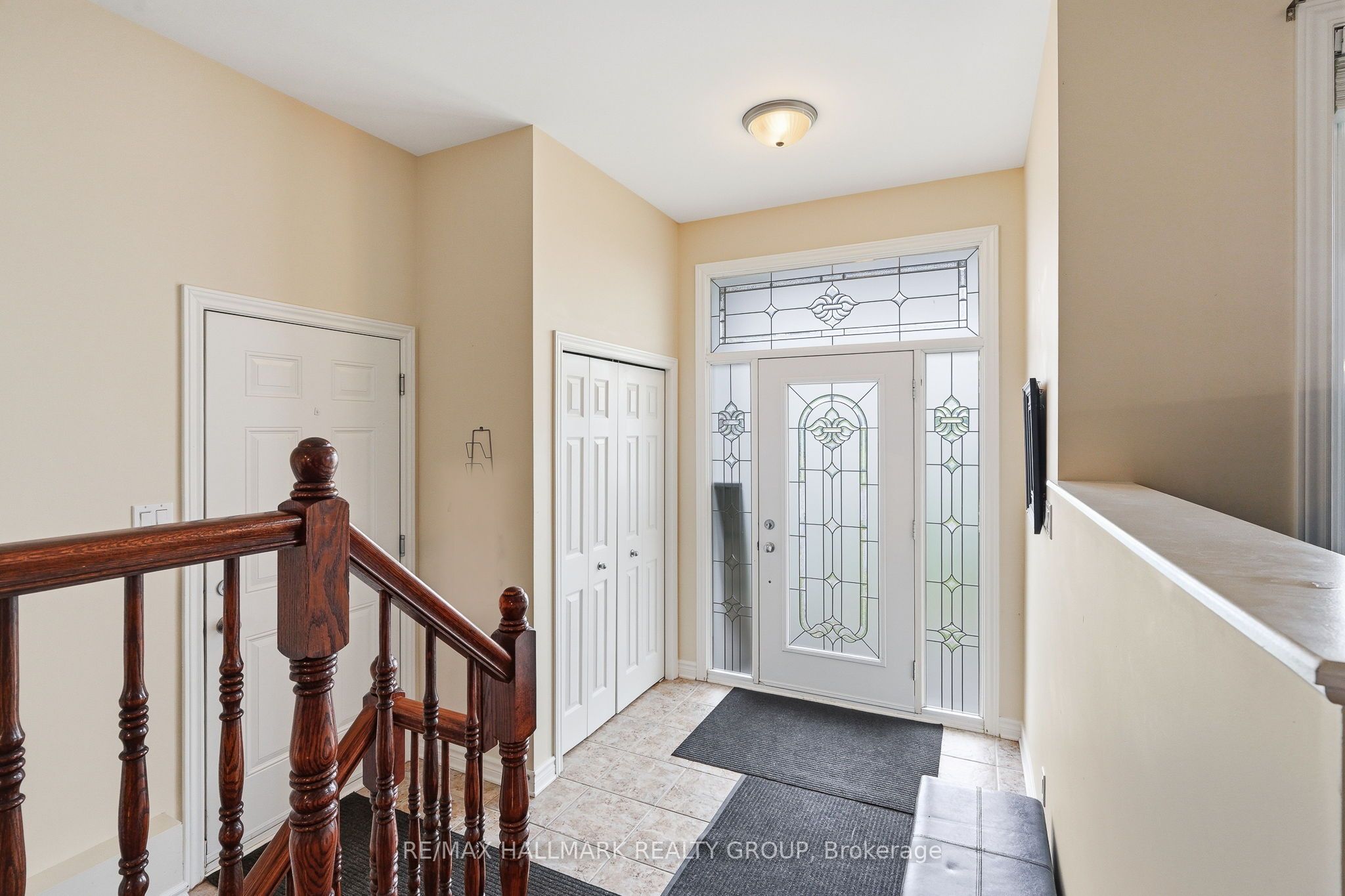 127 Castel Street Property Photo 6