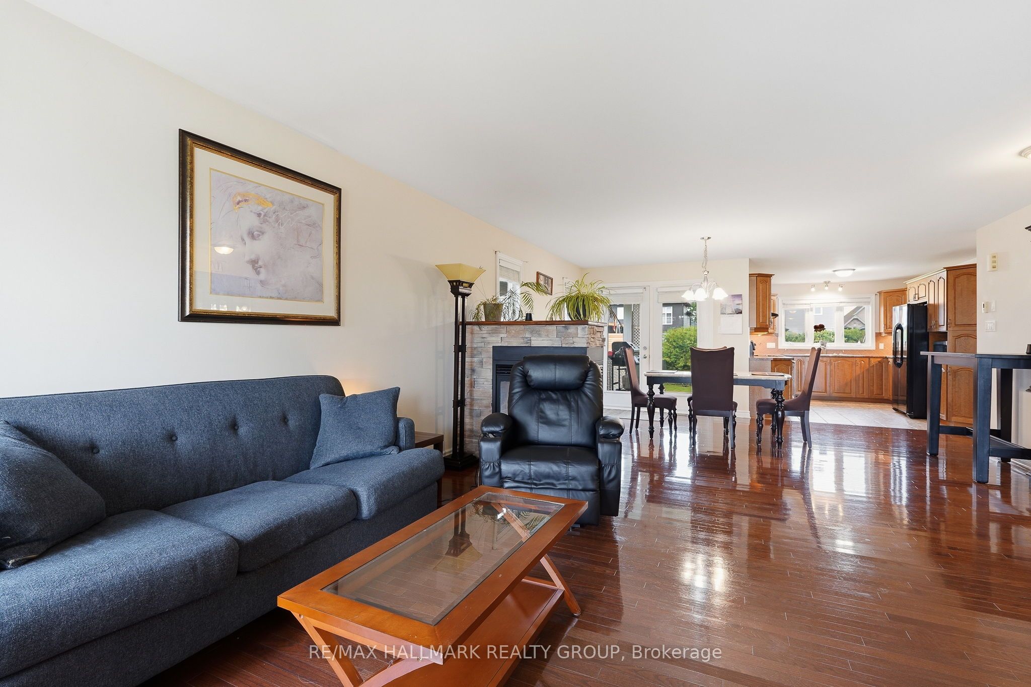127 Castel Street Property Photo 9