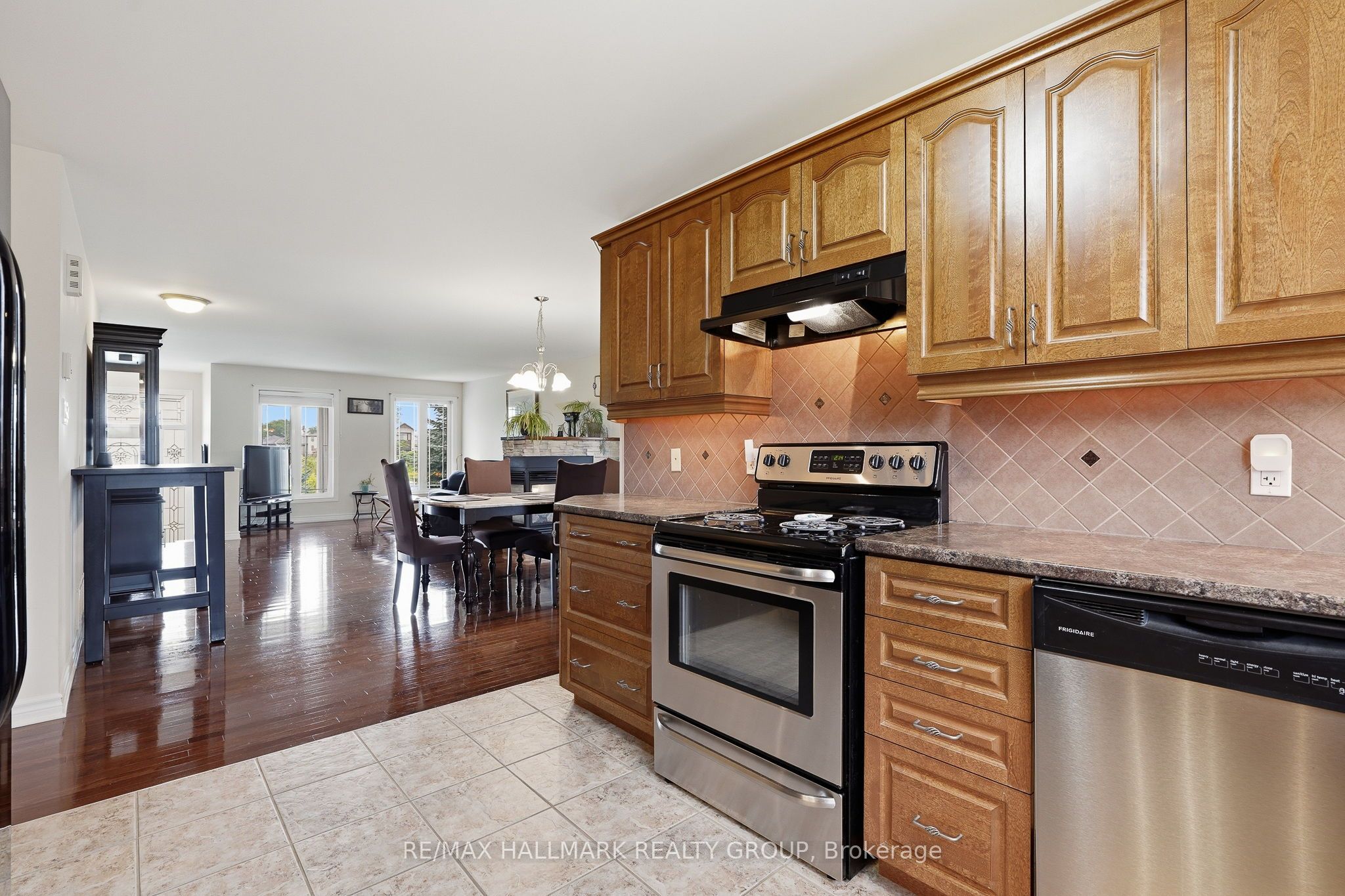 127 Castel Street Property Photo 16