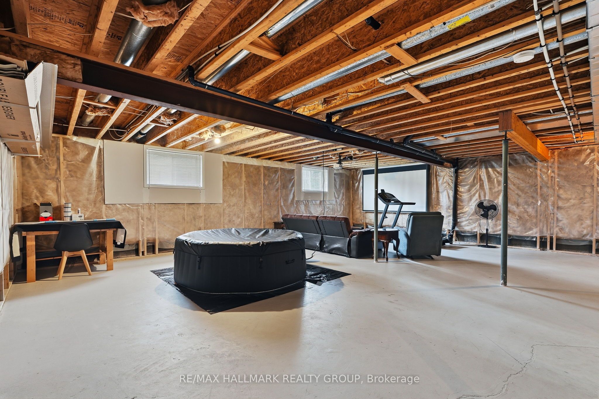 127 Castel Street Property Photo 25