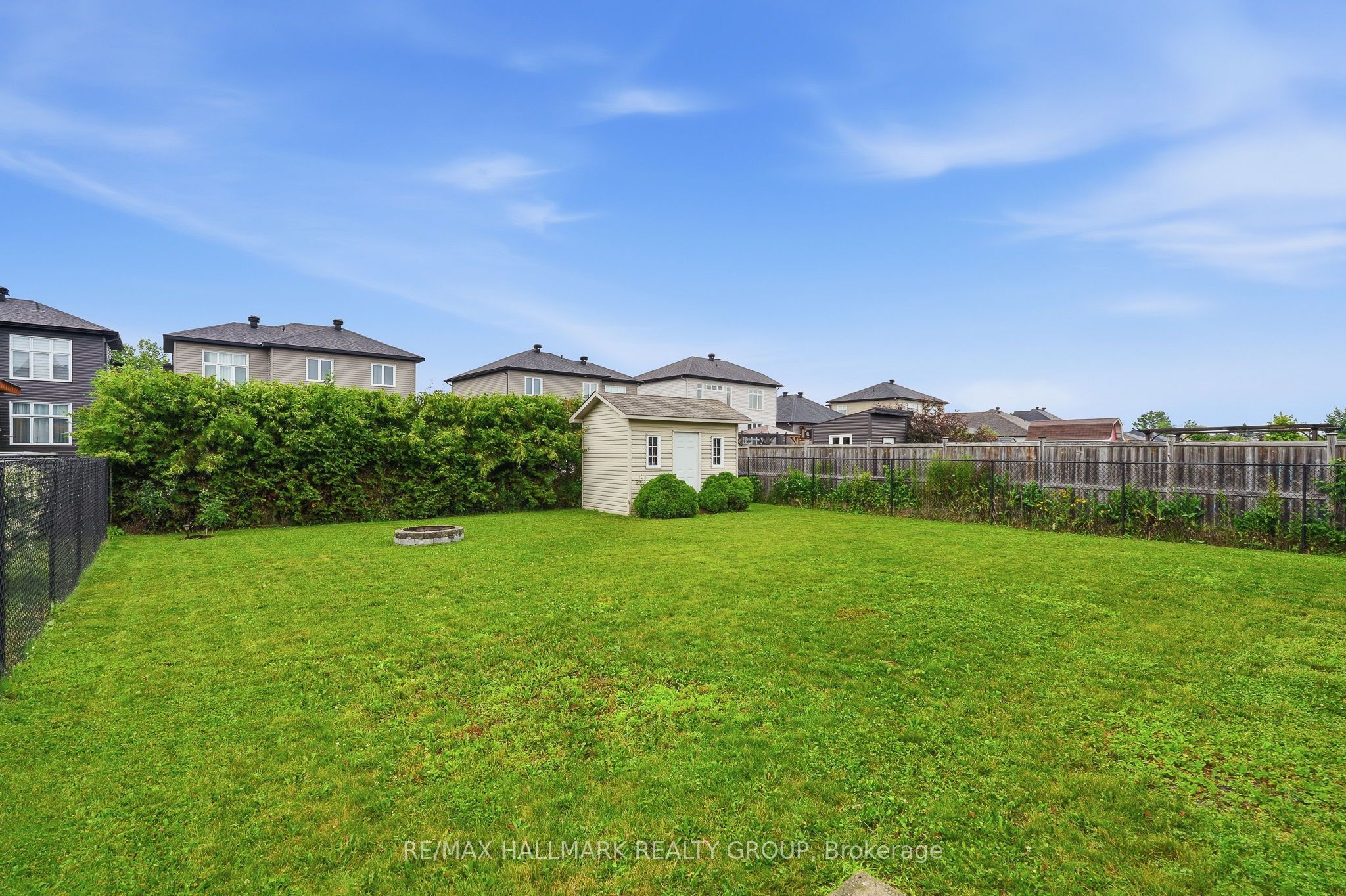 127 Castel Street Property Photo 29