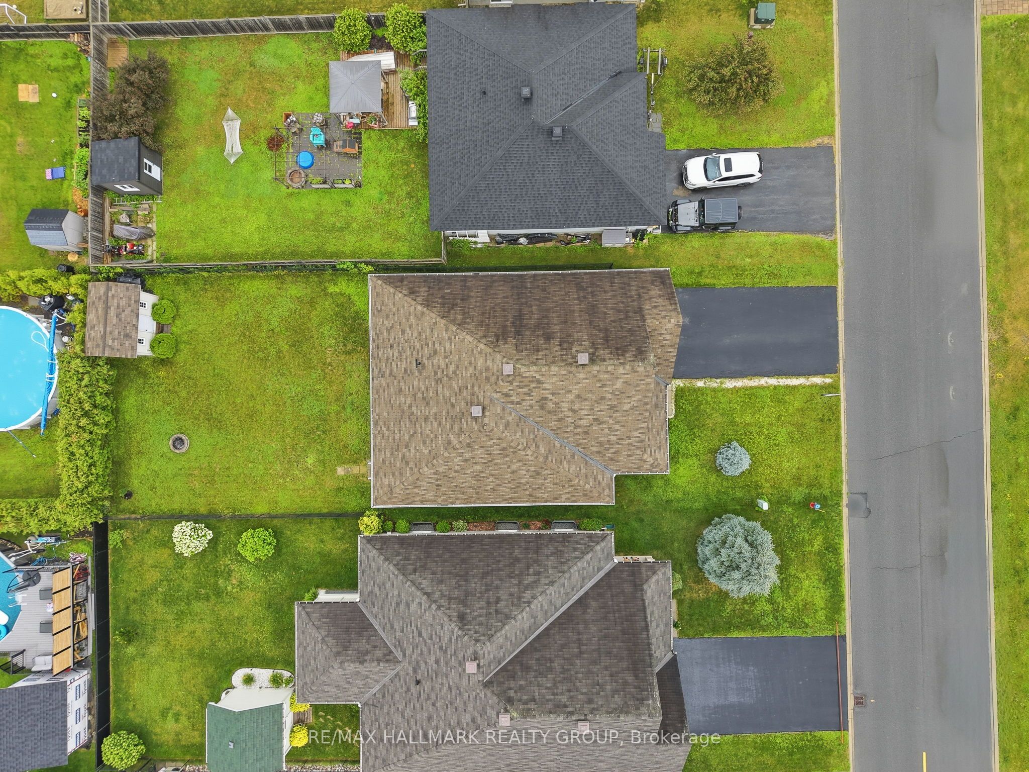 127 Castel Street Property Photo 33