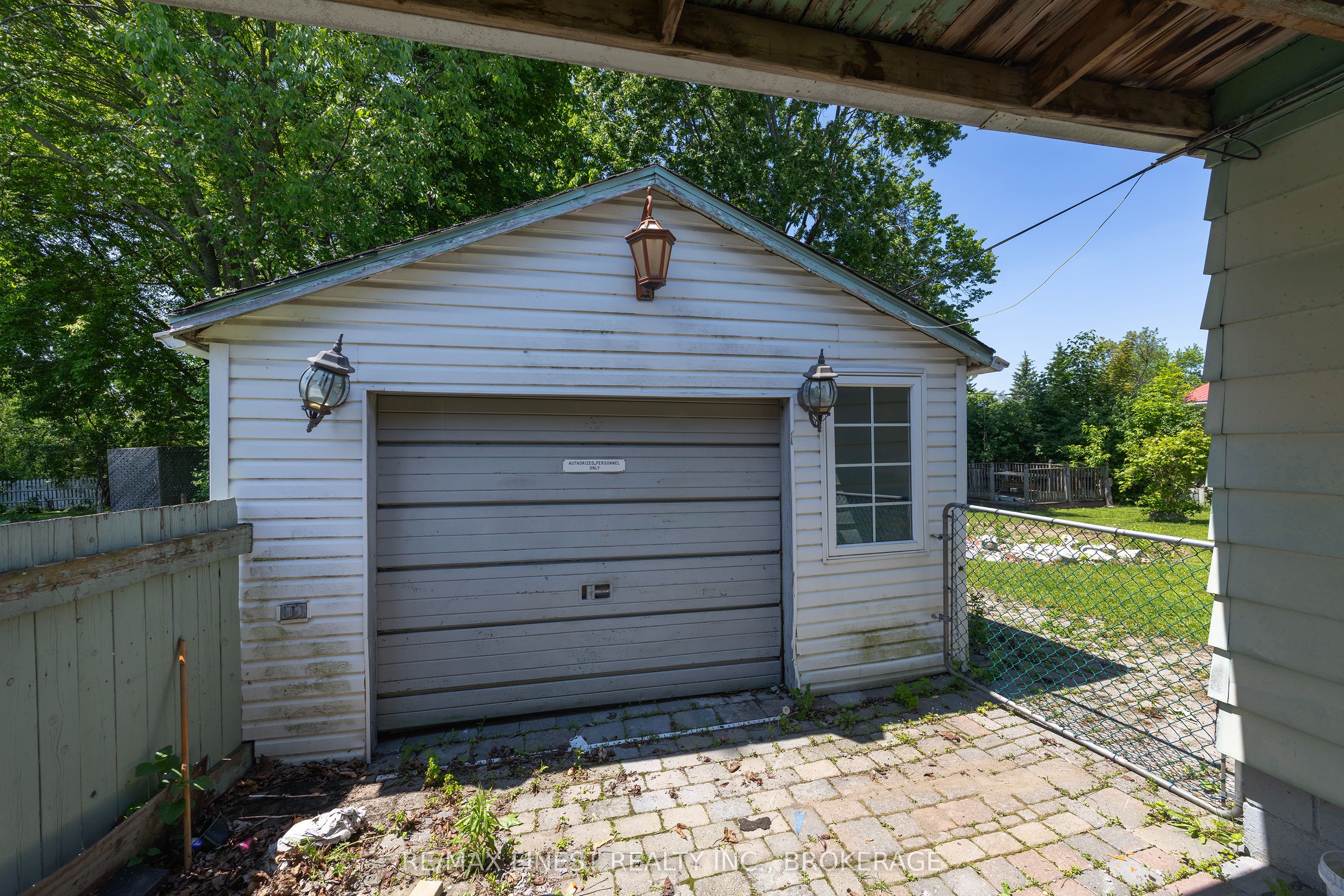 734 Portsmouth Avenue Property Photo 25