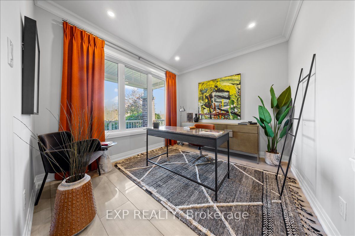 1036 De Pencier Drive Property Photo 5