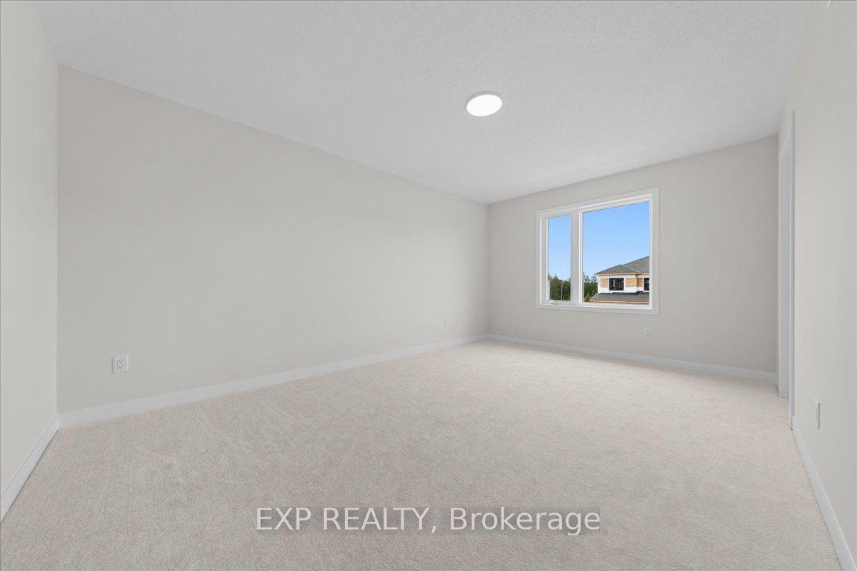 1036 De Pencier Drive Property Photo 25