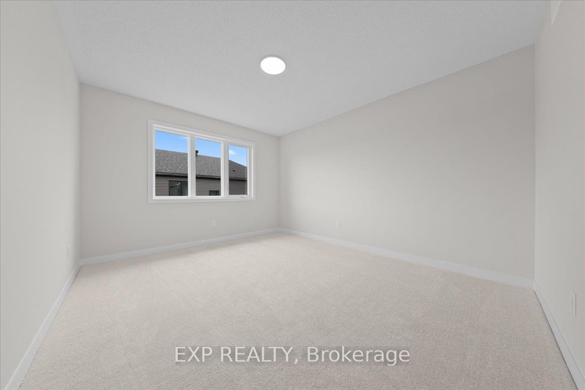 1036 De Pencier Drive Property Photo 27